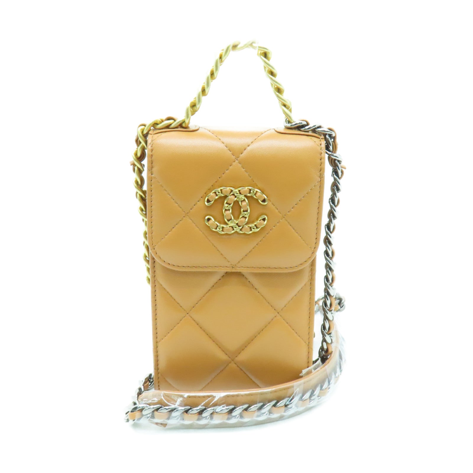 【明るいカラーで気分もアガる♡】CHANEL フォンホルダー 明るいカラーで気分もアガる♡】CHANEL フォンホルダー