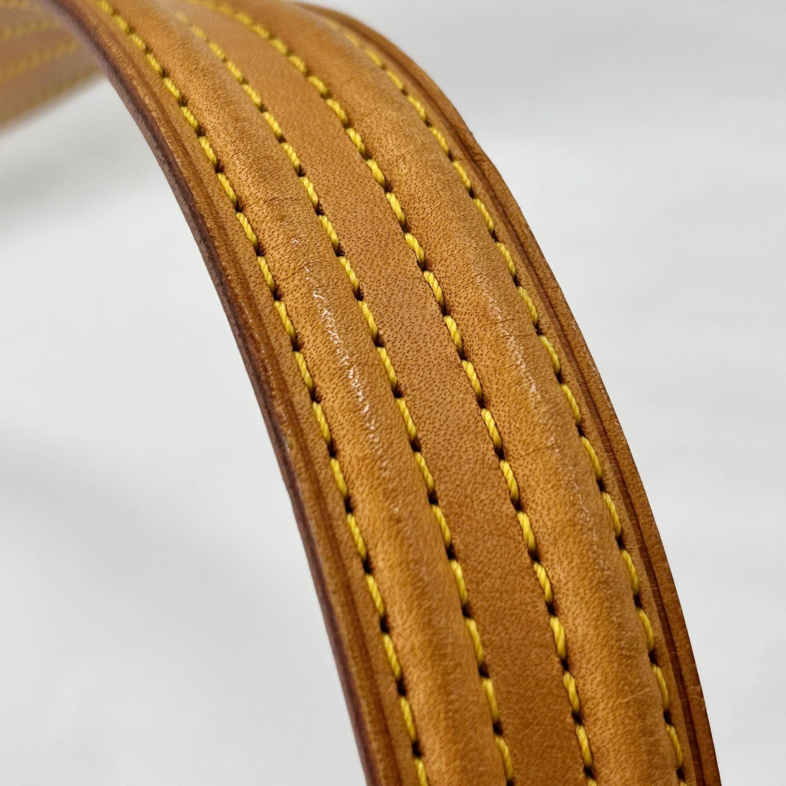 LOUIS VUITTON Monogram Viva Cite MM金扣肩背袋啡色
