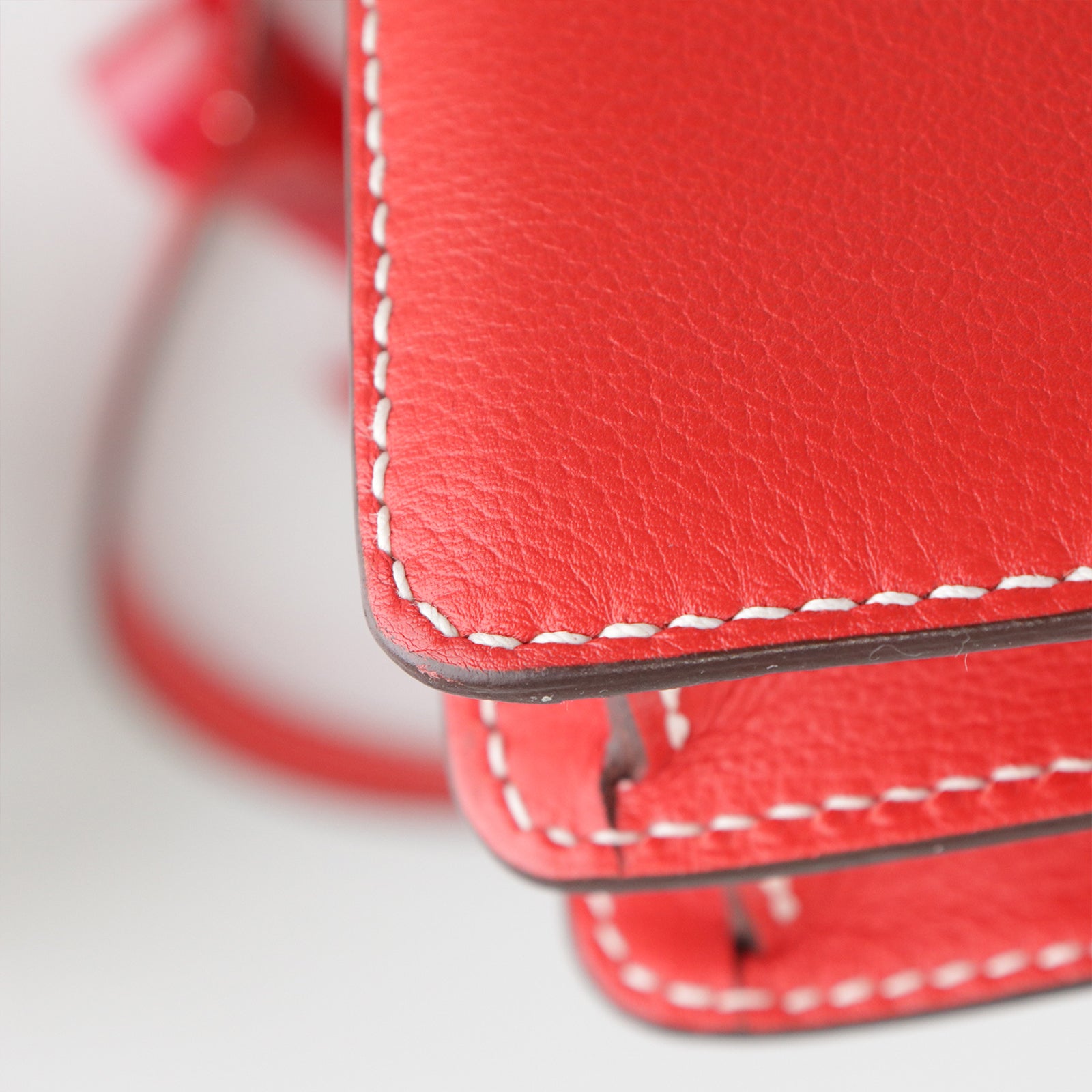 HERMES Evercolor Leather Roulis 23 Gold Buckle Shoulder Bag Red