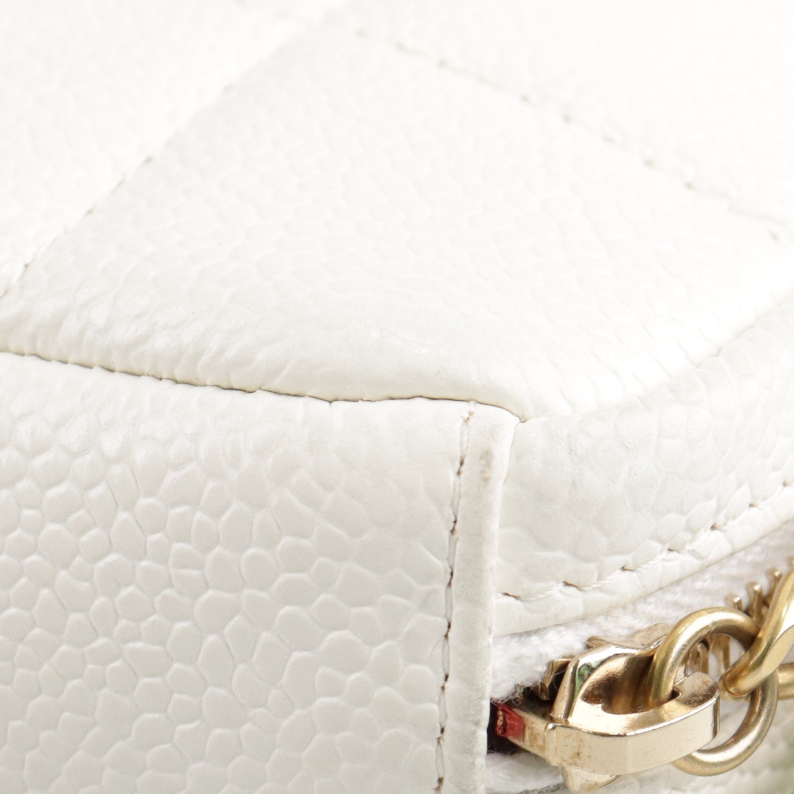 CHANEL Rhombus Caviar Leather Waist Bag Gold Buckle Waist Bag White