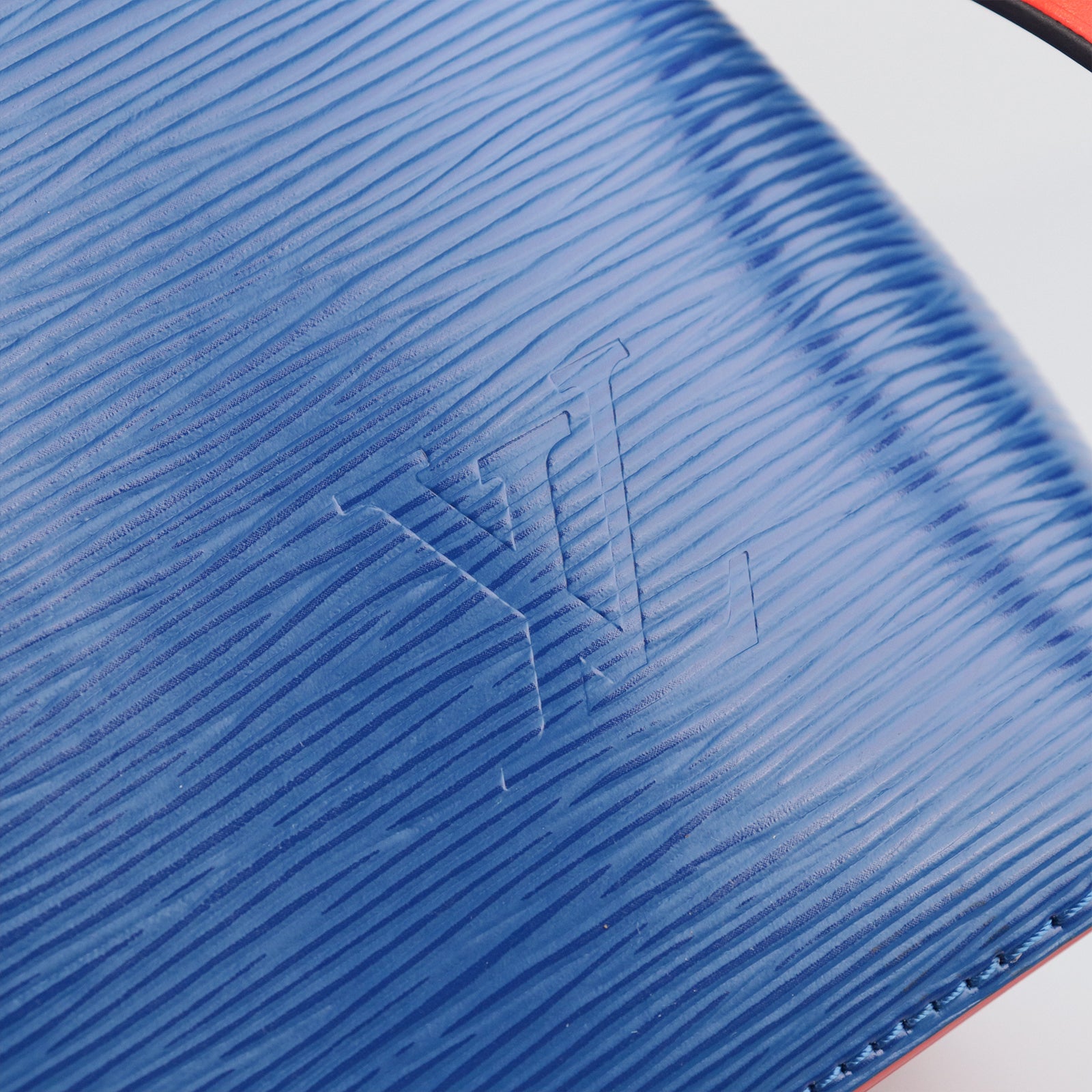 LOUIS VUITTON 【激減優惠】Epi Neo Noe MM銀扣手挽肩背兩用袋藍色/紅色/綠色