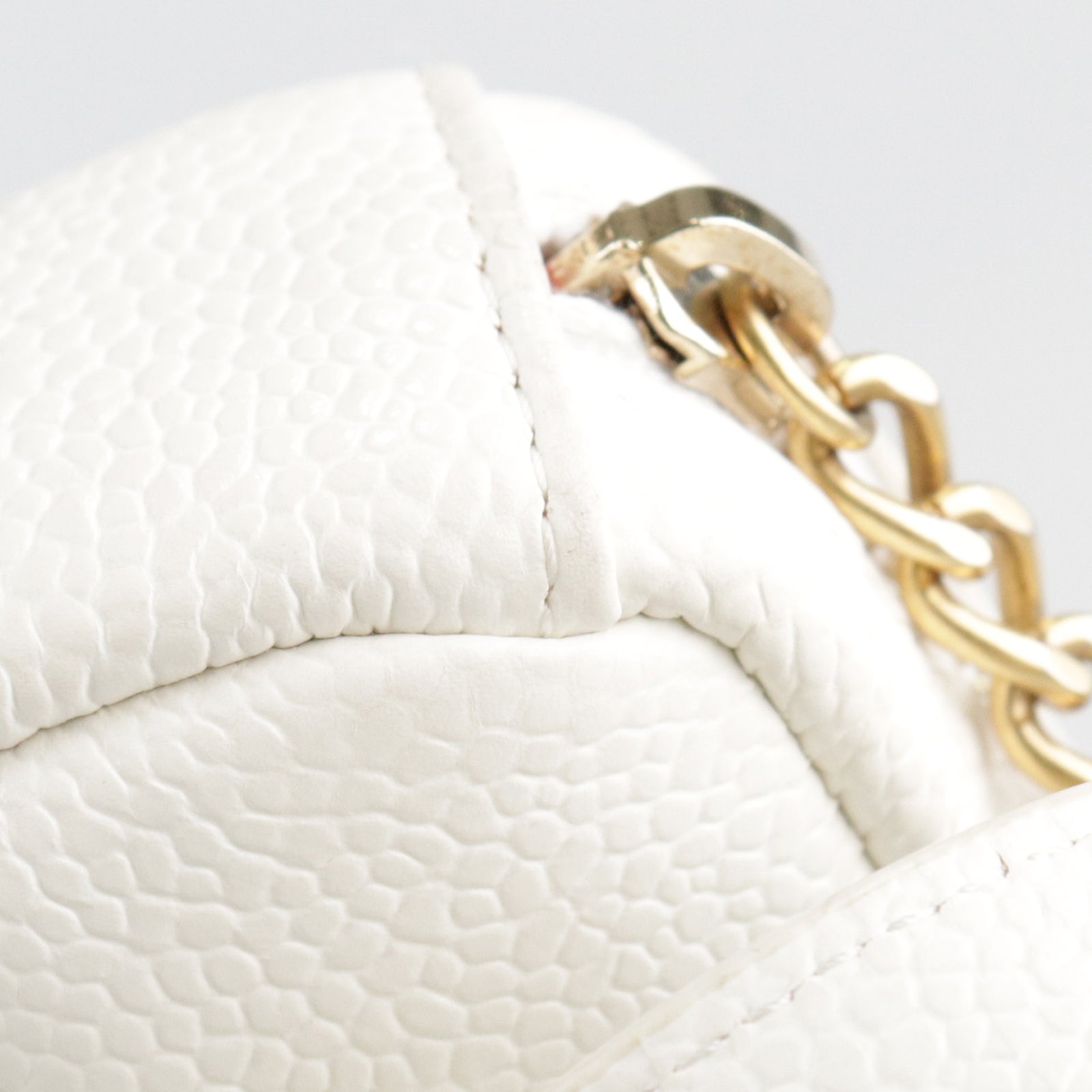 CHANEL Rhombus Caviar Leather Waist Bag Gold Buckle Waist Bag White