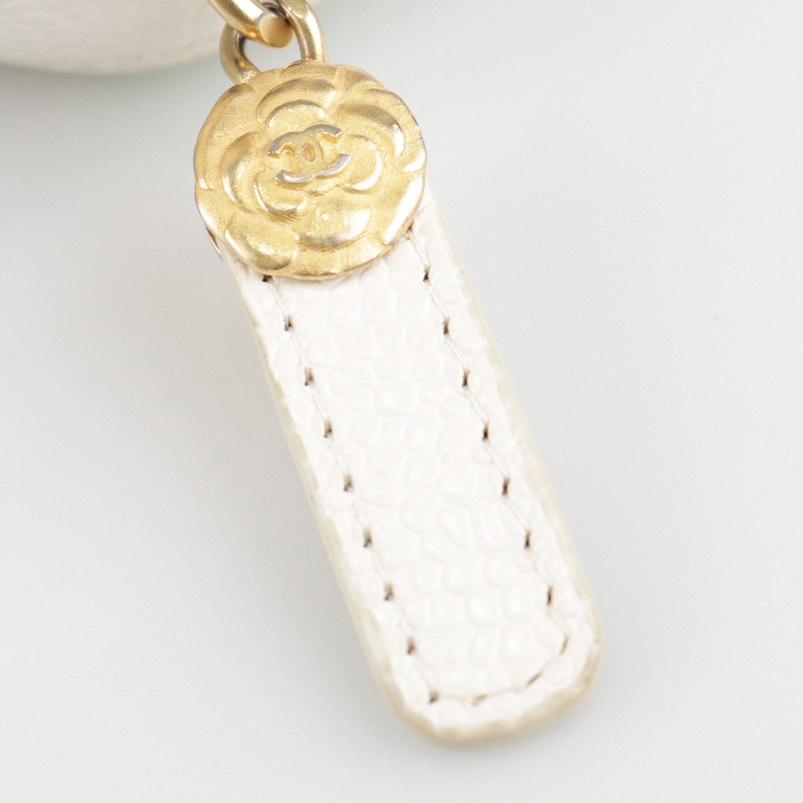 CHANEL Rhombus Caviar Leather Waist Bag Gold Buckle Waist Bag White