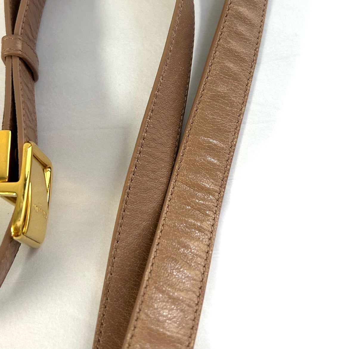 Dior 牛皮皮革30 Montaigne金扣肩背袋