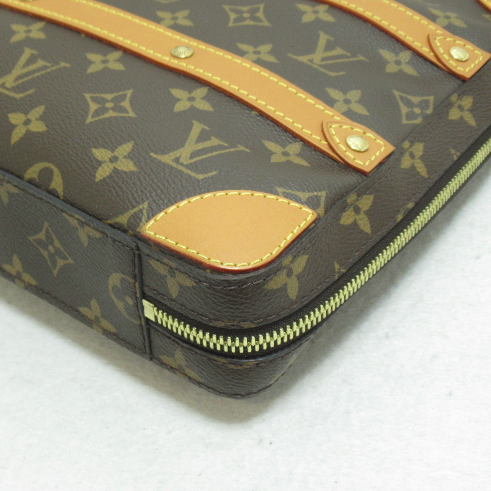 LOUIS VUITTON 【激減優惠】Monogram Legacy Soft Trunk MM金扣肩背袋啡色