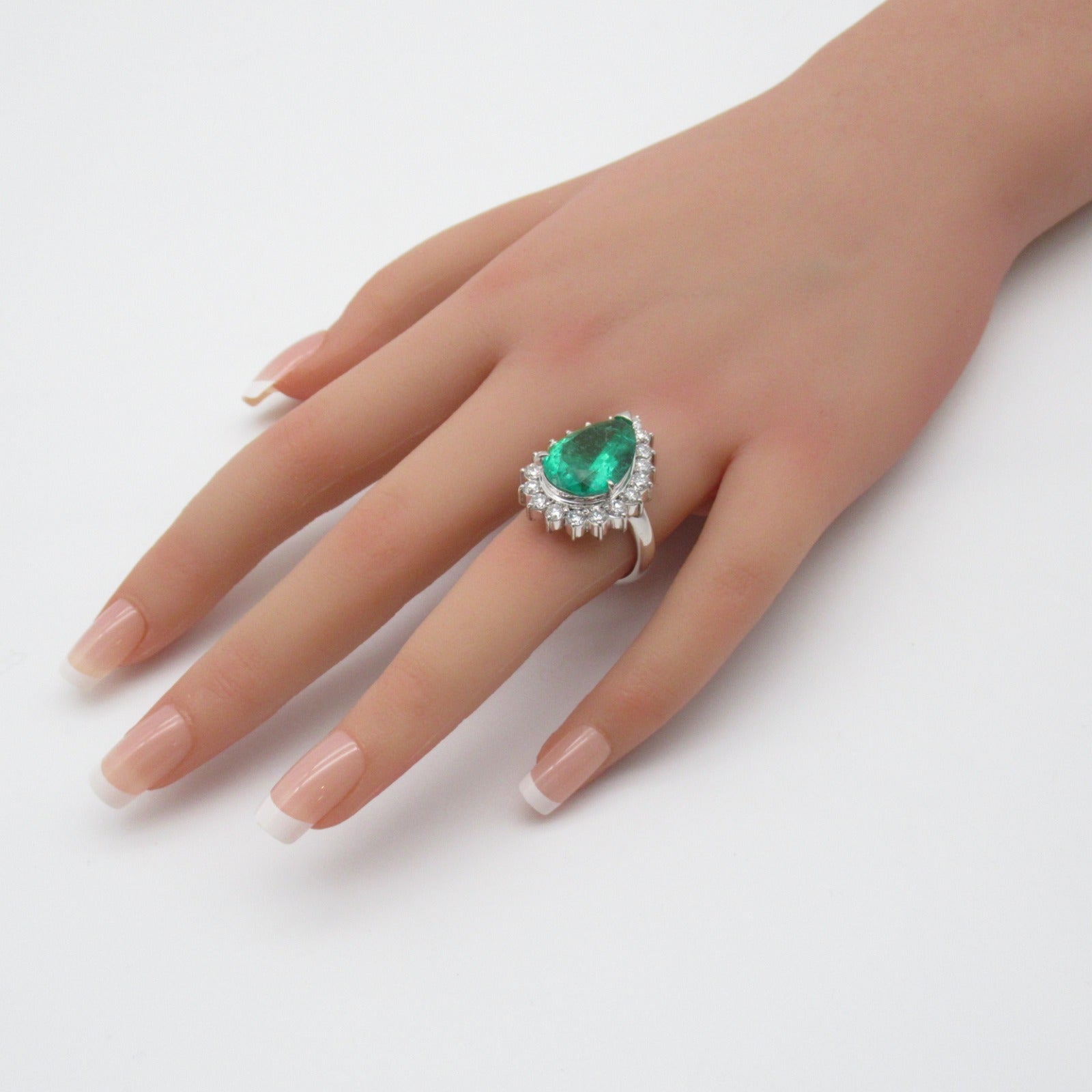 JEWELRY 【激減優惠】PT900鉑金Emerald Ring 8.19ct綠寶石/1.95ct鑽石戒指US#7.25