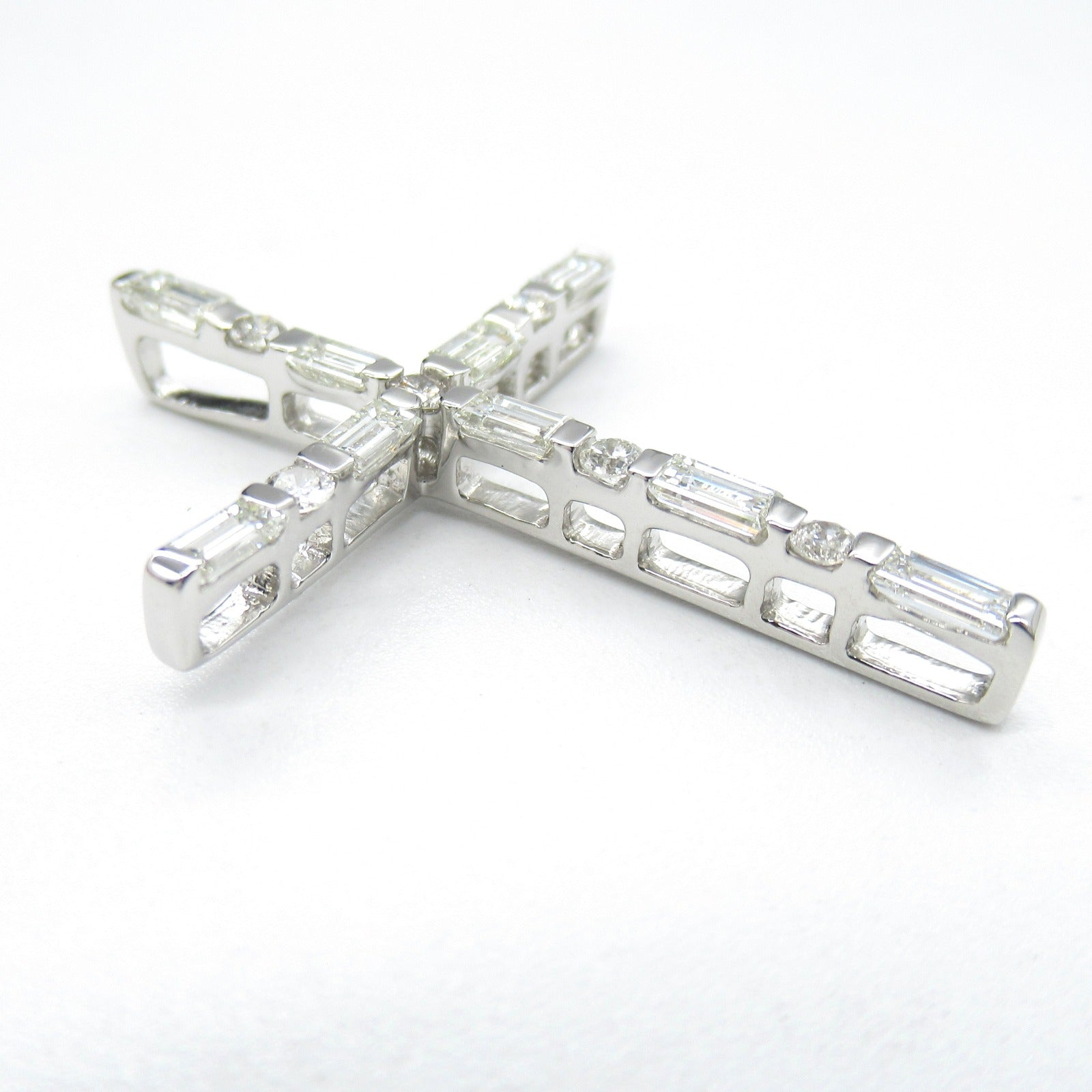 JEWELRY 【激減優惠】PT900鉑金Diamond Pendant鑽石吊墜