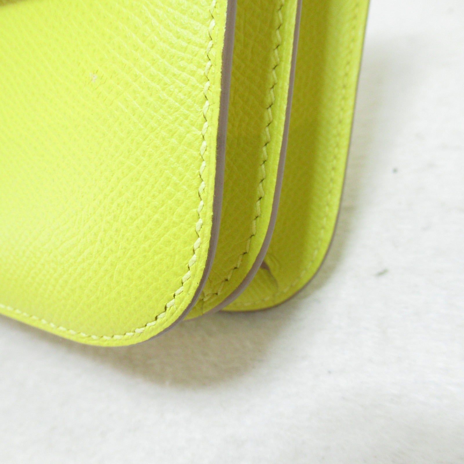 HERMES 【激減優惠】Epsom皮革Mini Constance銀扣肩背袋Lime檸檬黃色