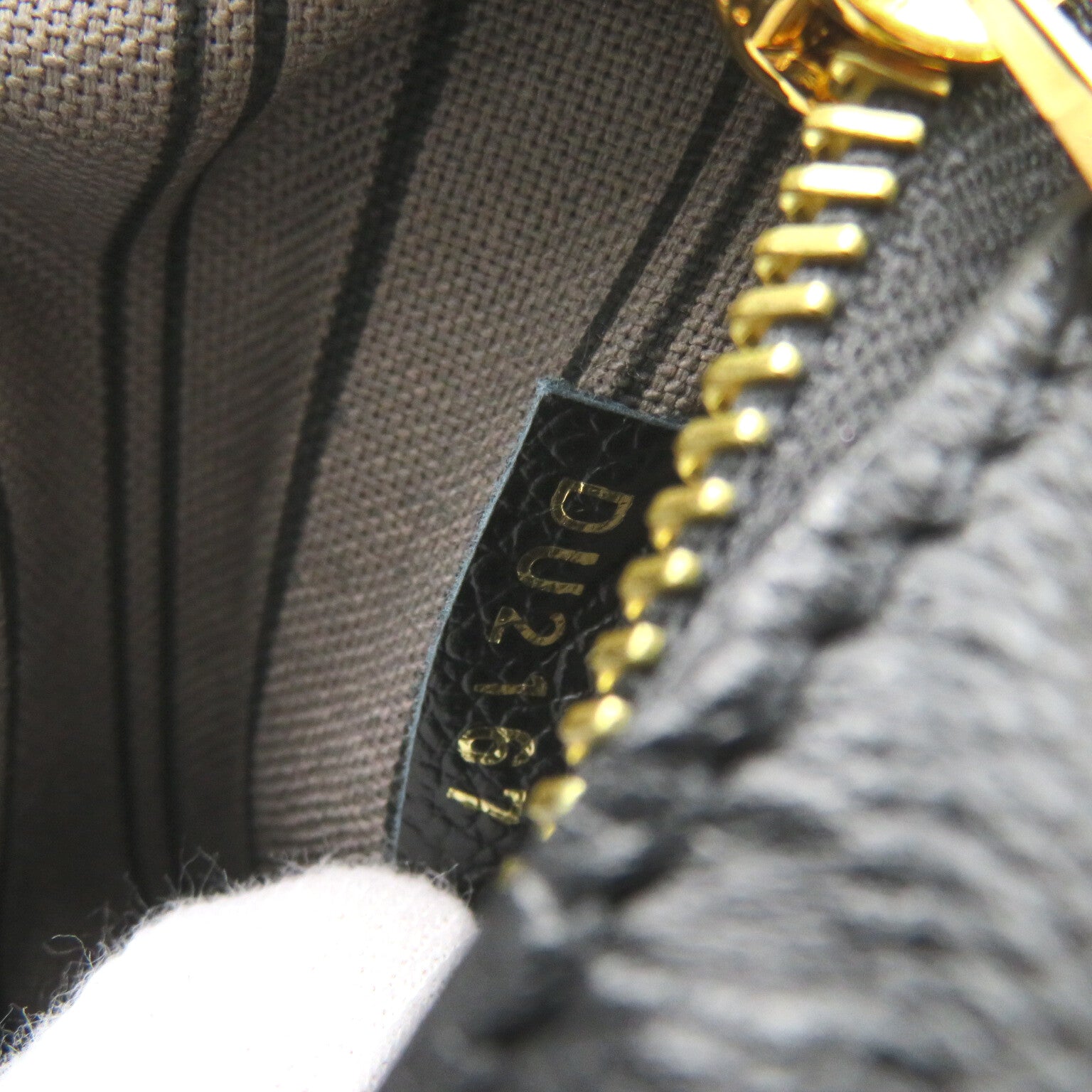 LOUIS VUITTON 【激減優惠】Monogram Empreinte Pochette Metis金扣手挽肩背兩用袋黑色