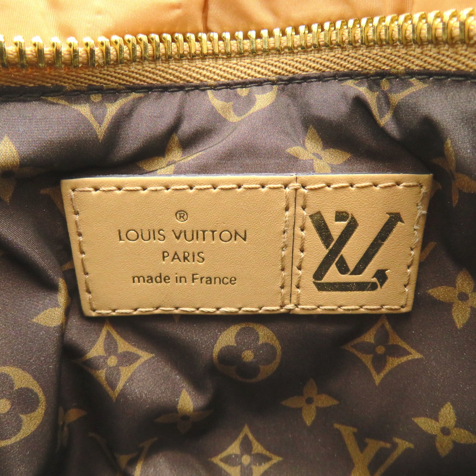 LOUIS VUITTON 尼龍/Monogram Maxi Multi Pochette Accessoires金扣肩背袋卡其色/米色