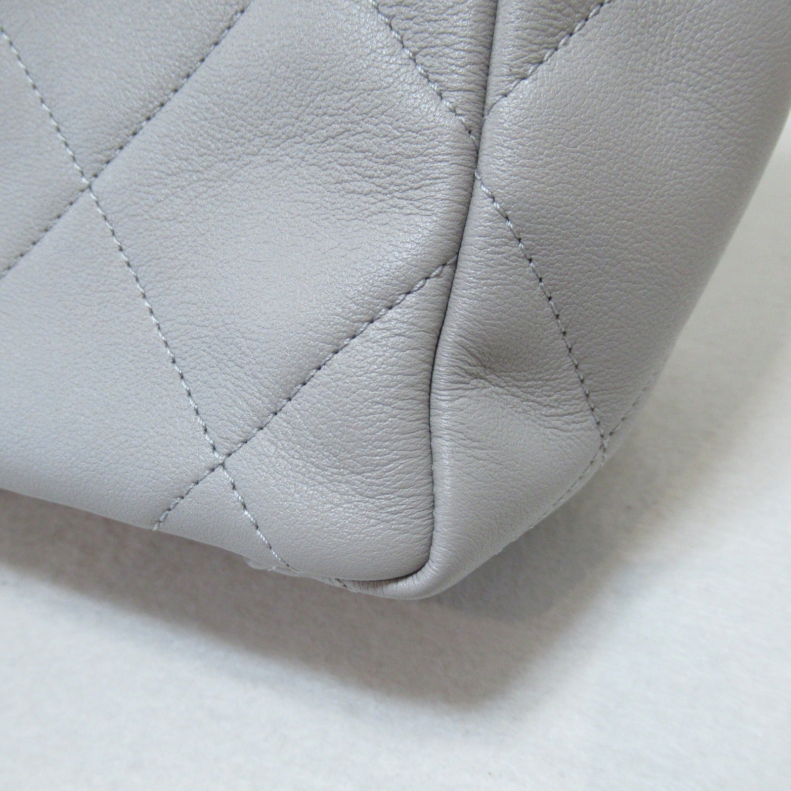 CHANEL 【激減優惠】菱格牛皮皮革Tote Bag金扣手挽袋淺灰色