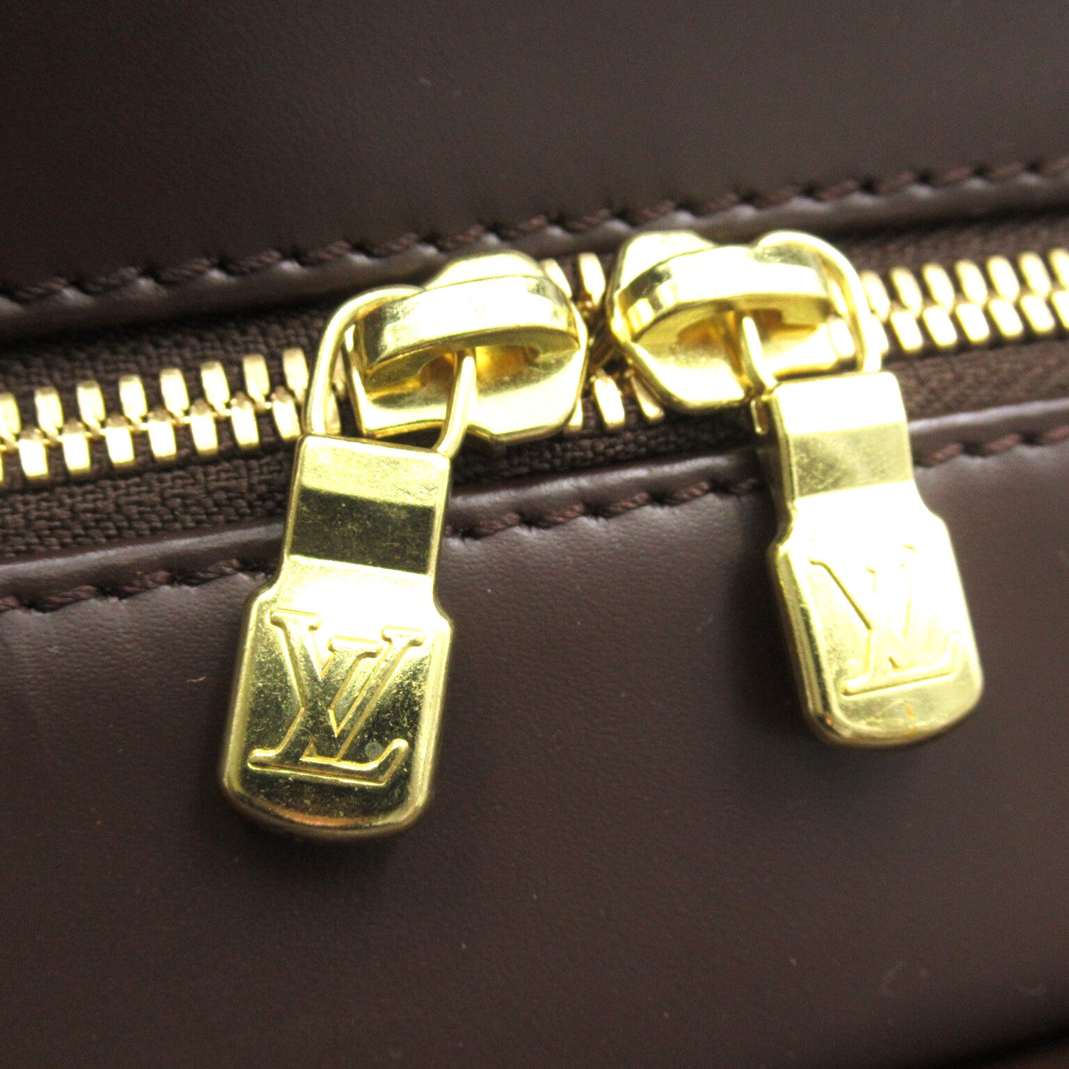 LOUIS VUITTON **【激減優惠】Damier Sarria Horizontal金扣手挽袋啡色