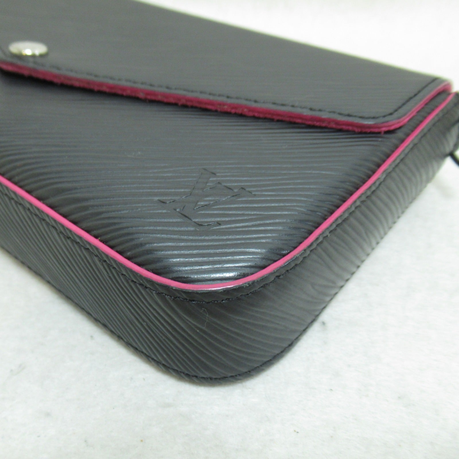 LOUIS VUITTON Epi Pochette Felicie肩背袋黑色Noir