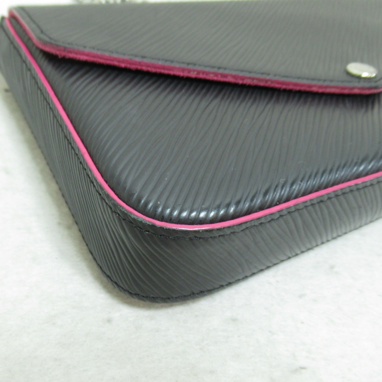 LOUIS VUITTON Epi Pochette Felicie肩背袋黑色Noir