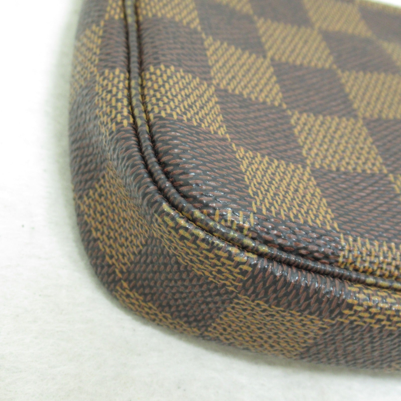 LOUIS VUITTON Damier Mini Pochette Accessoires金扣手拿包啡色