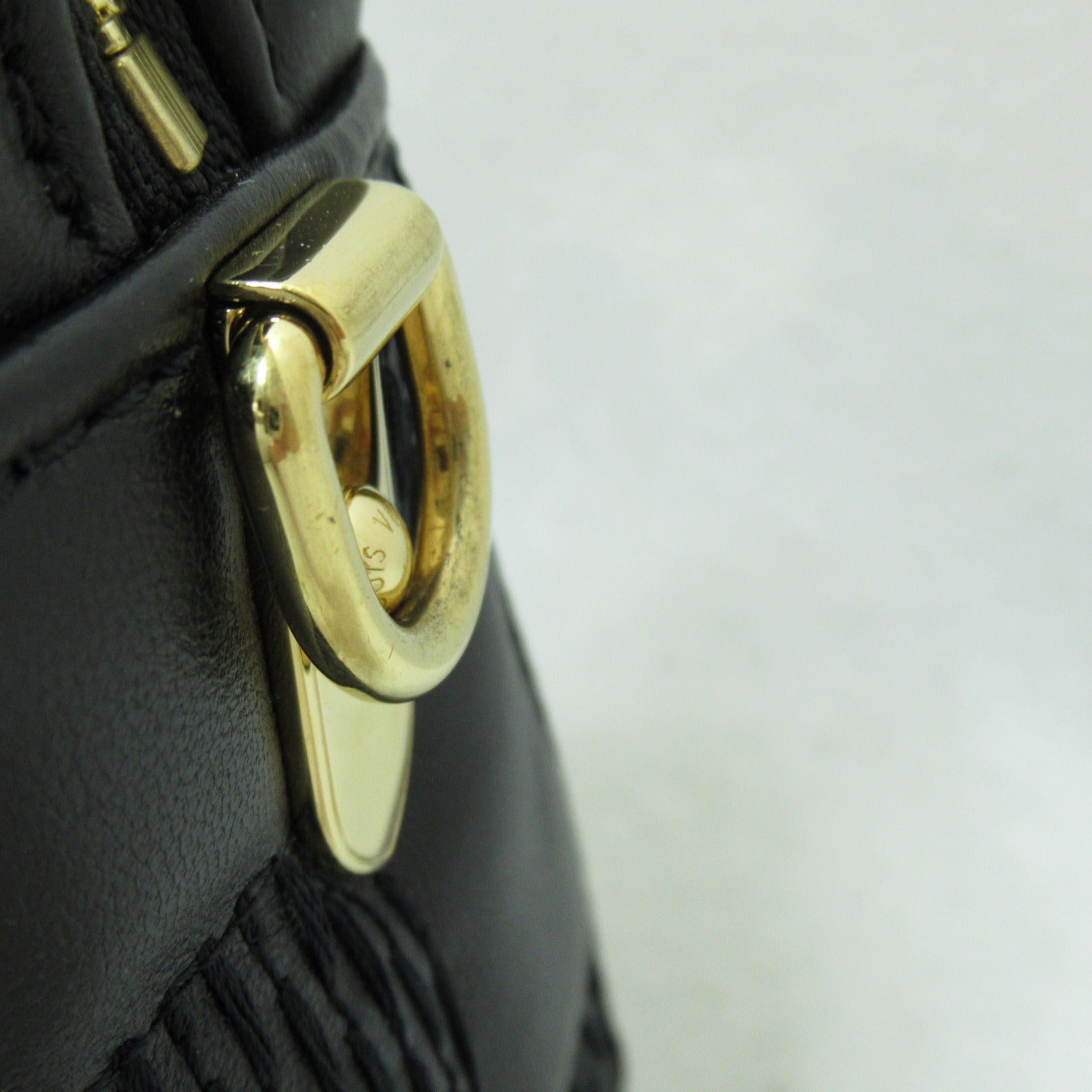 LOUIS VUITTON 【激減優惠】羊皮皮革Troca PM Shoulder Bag金扣肩背袋黑色