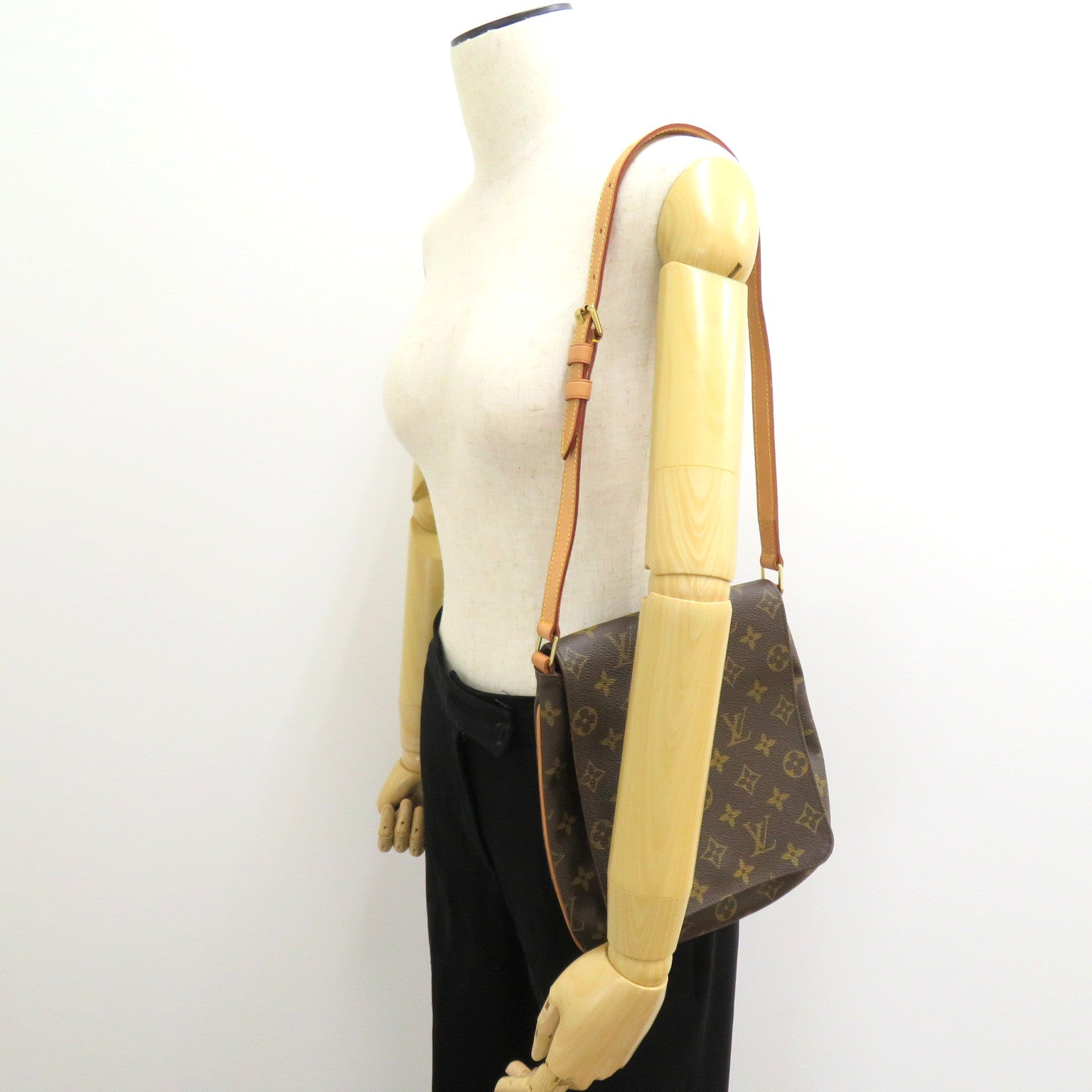 LOUIS VUITTON 【激減優惠】Monogram Musette Salsa Short肩背袋啡色