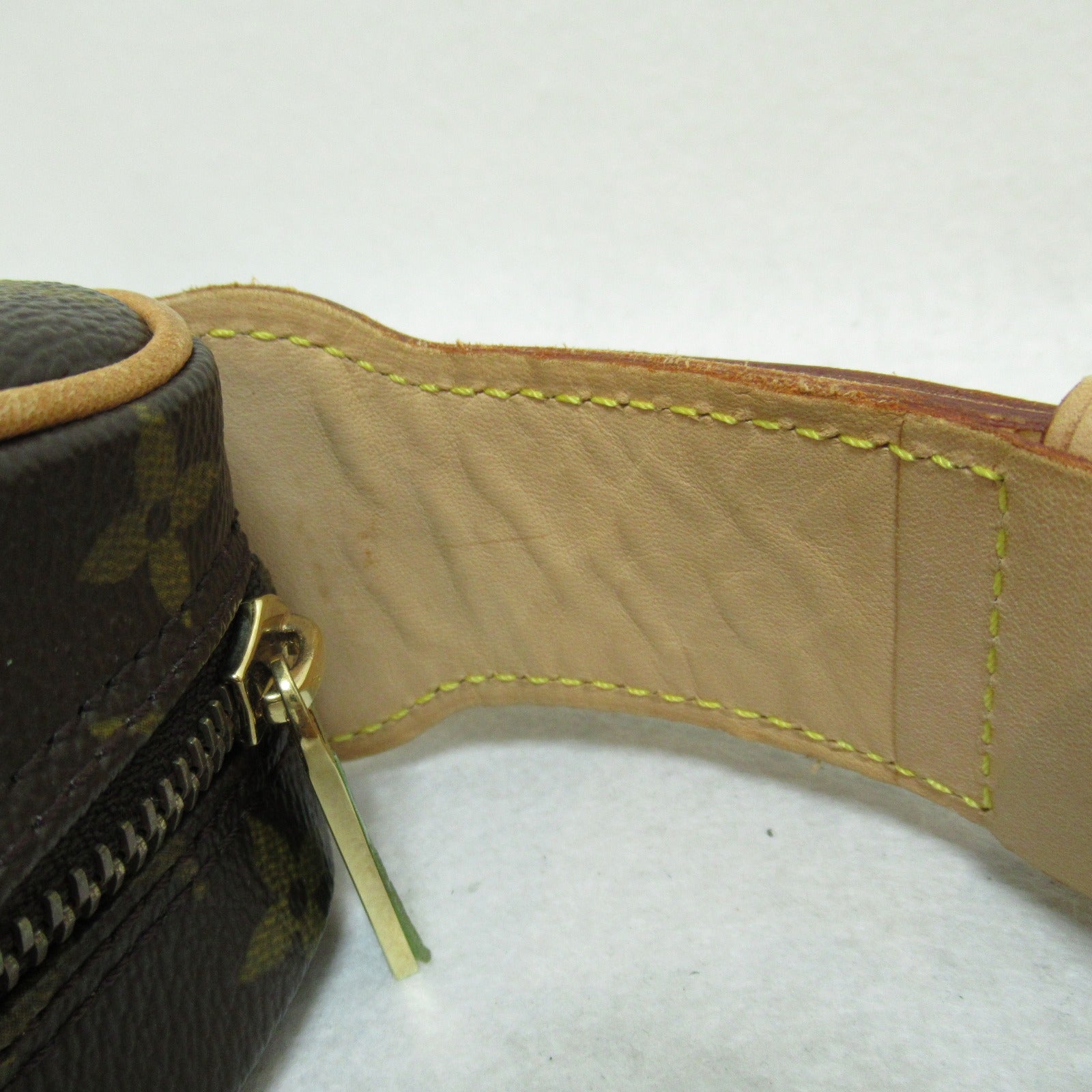 LOUIS VUITTON Monogram Croissant GM Shoulder Bag金扣肩背袋啡色
