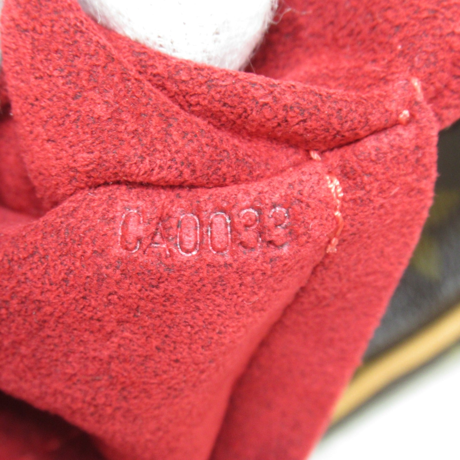 LOUIS VUITTON Monogram Croissant GM Shoulder Bag金扣肩背袋啡色