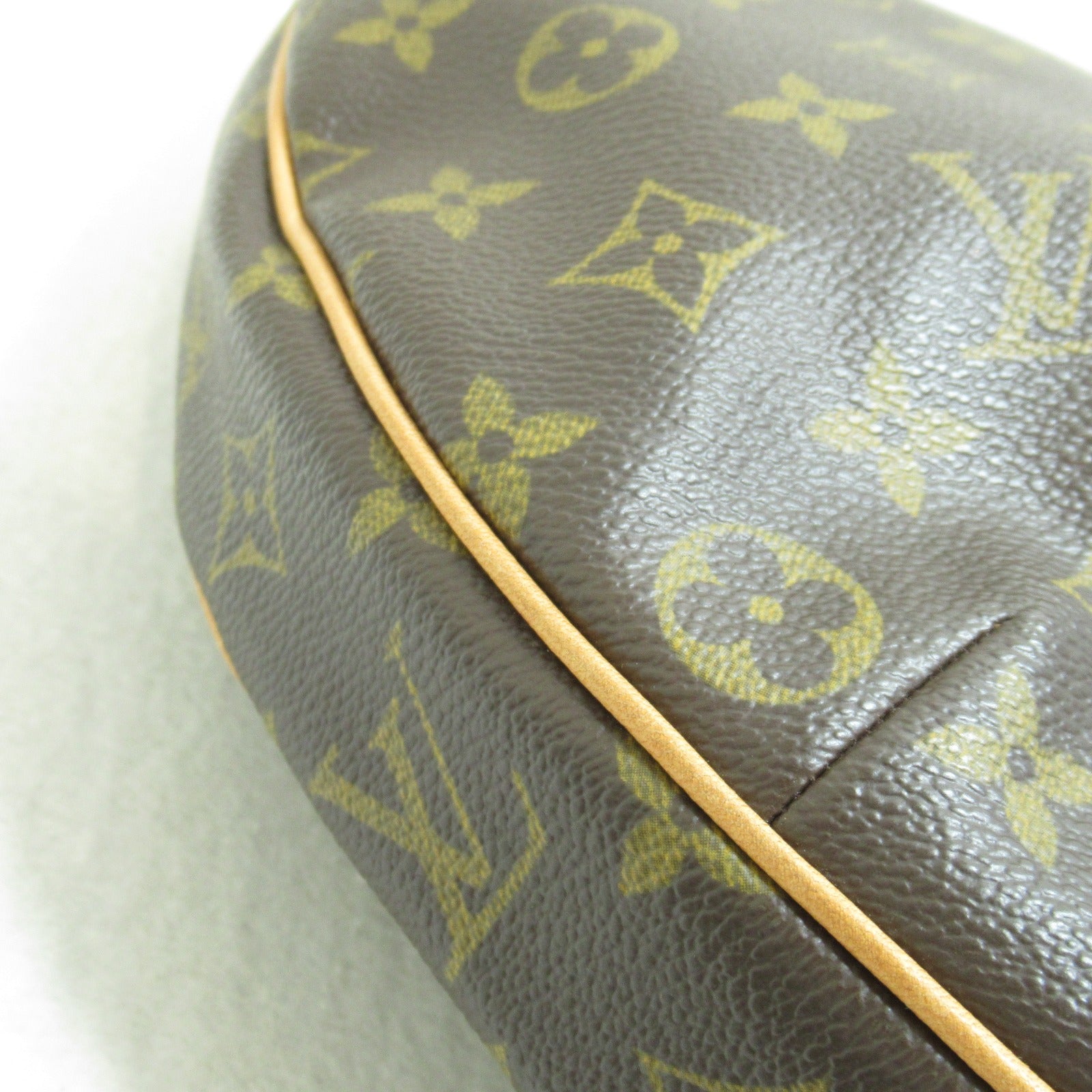LOUIS VUITTON Monogram Croissant GM Shoulder Bag金扣肩背袋啡色