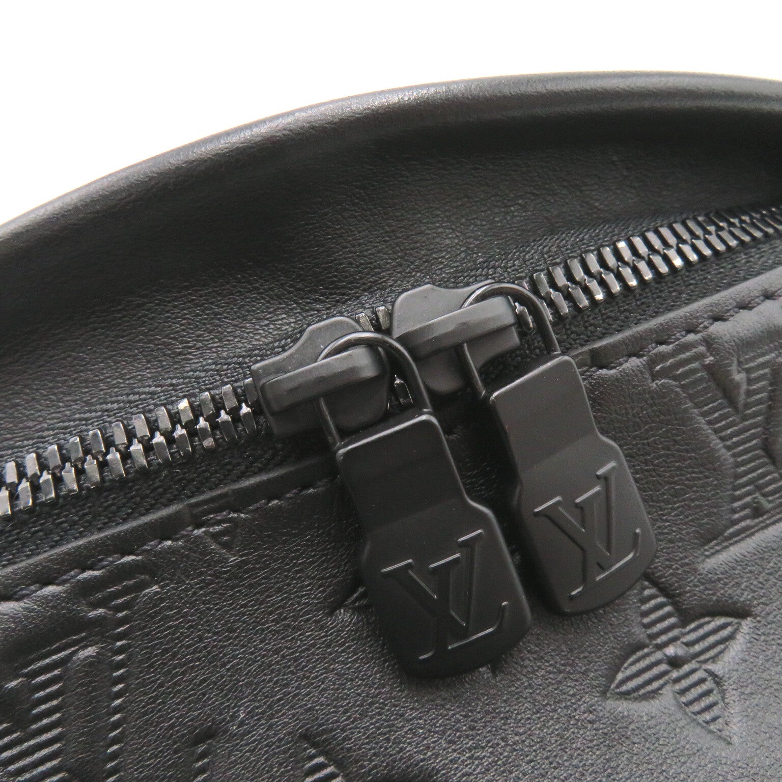 LOUIS VUITTON Monogram Shadow Discovery Bum Bag腰包黑色