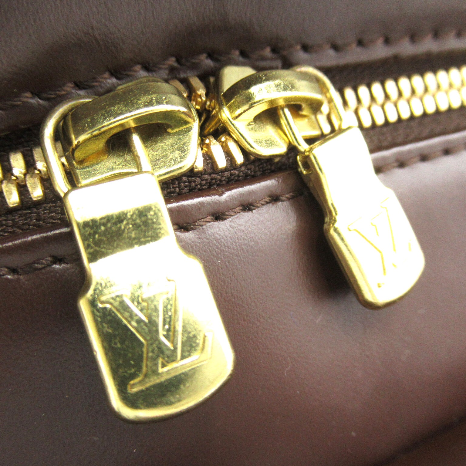 LOUIS VUITTON 【激減優惠】Damier Sarria Horizontal金扣手挽袋啡色
