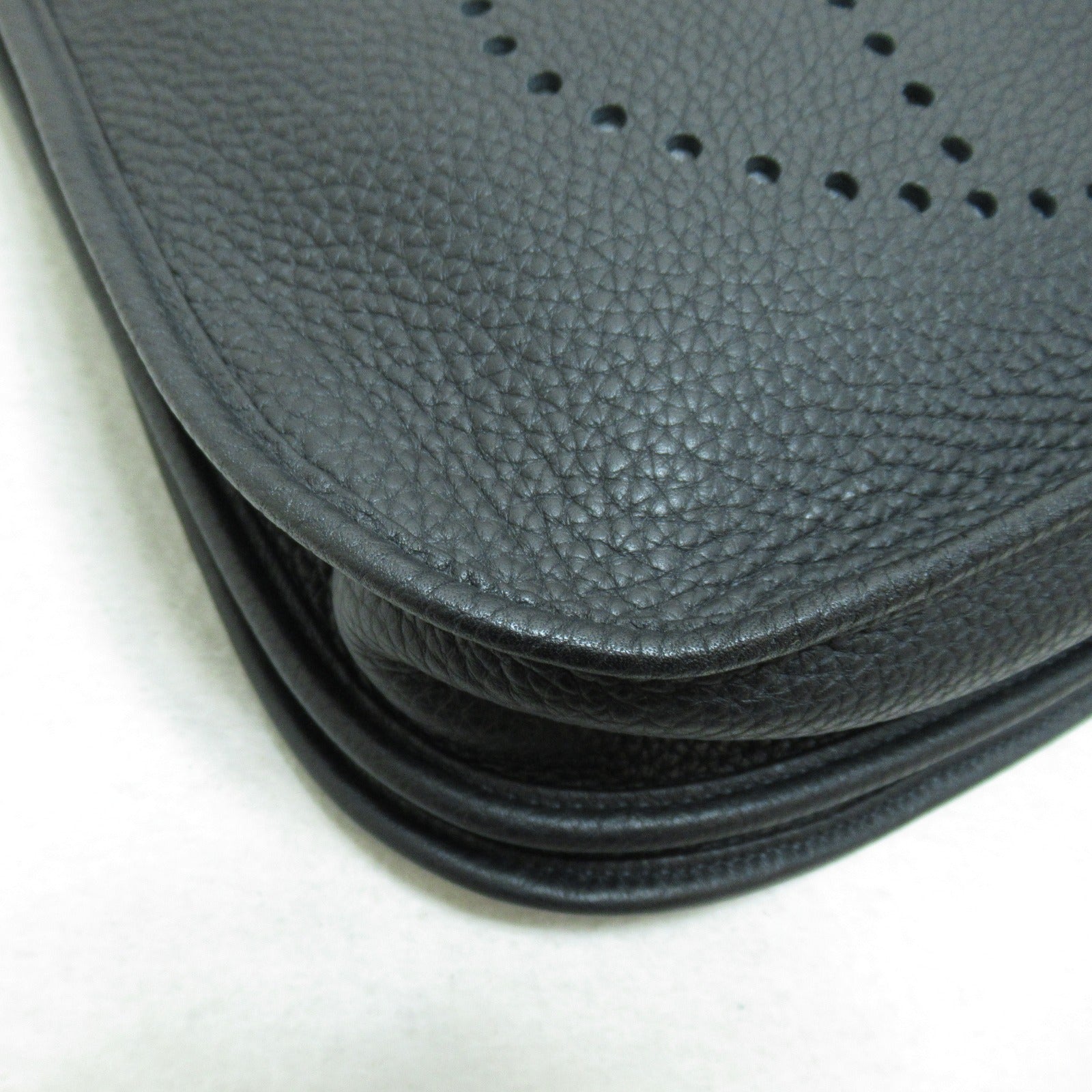 HERMES Clemence皮革Evelyne PM銀扣肩背袋黒色Noir