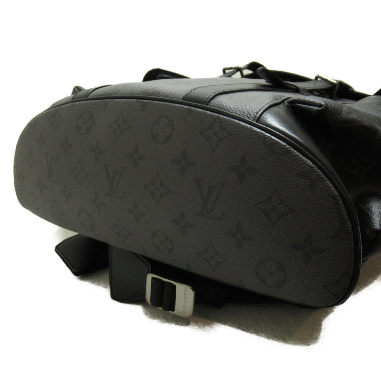 LOUIS VUITTON Monogram Eclipse Christopher MM銀扣背包灰色