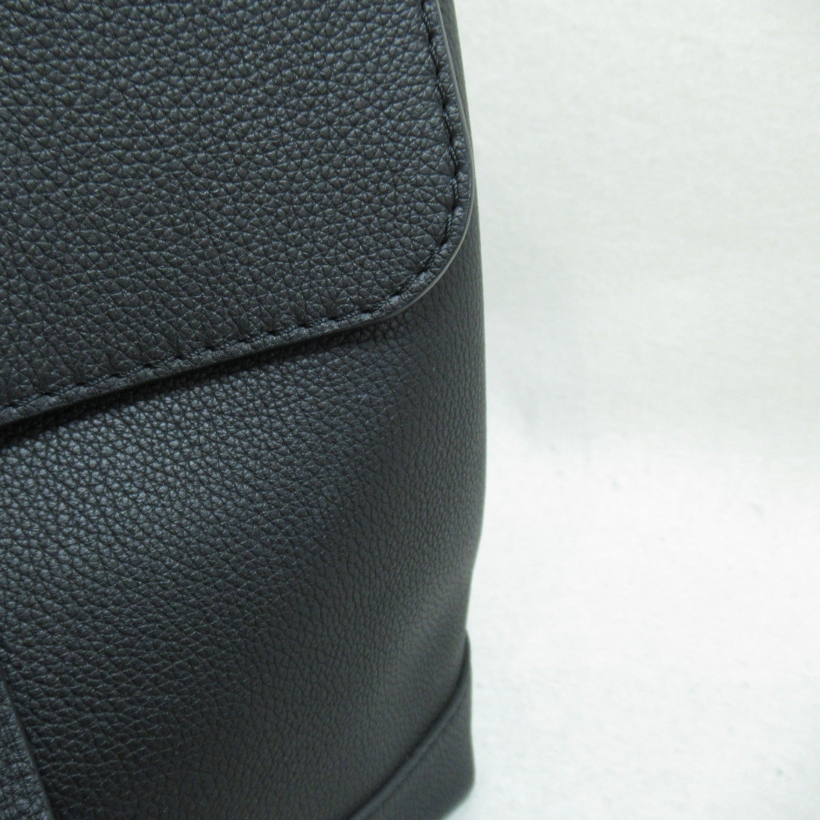 LOUIS VUITTON 【激減優惠】Taurillon Leather Lockme Backpack銀扣背包黑色