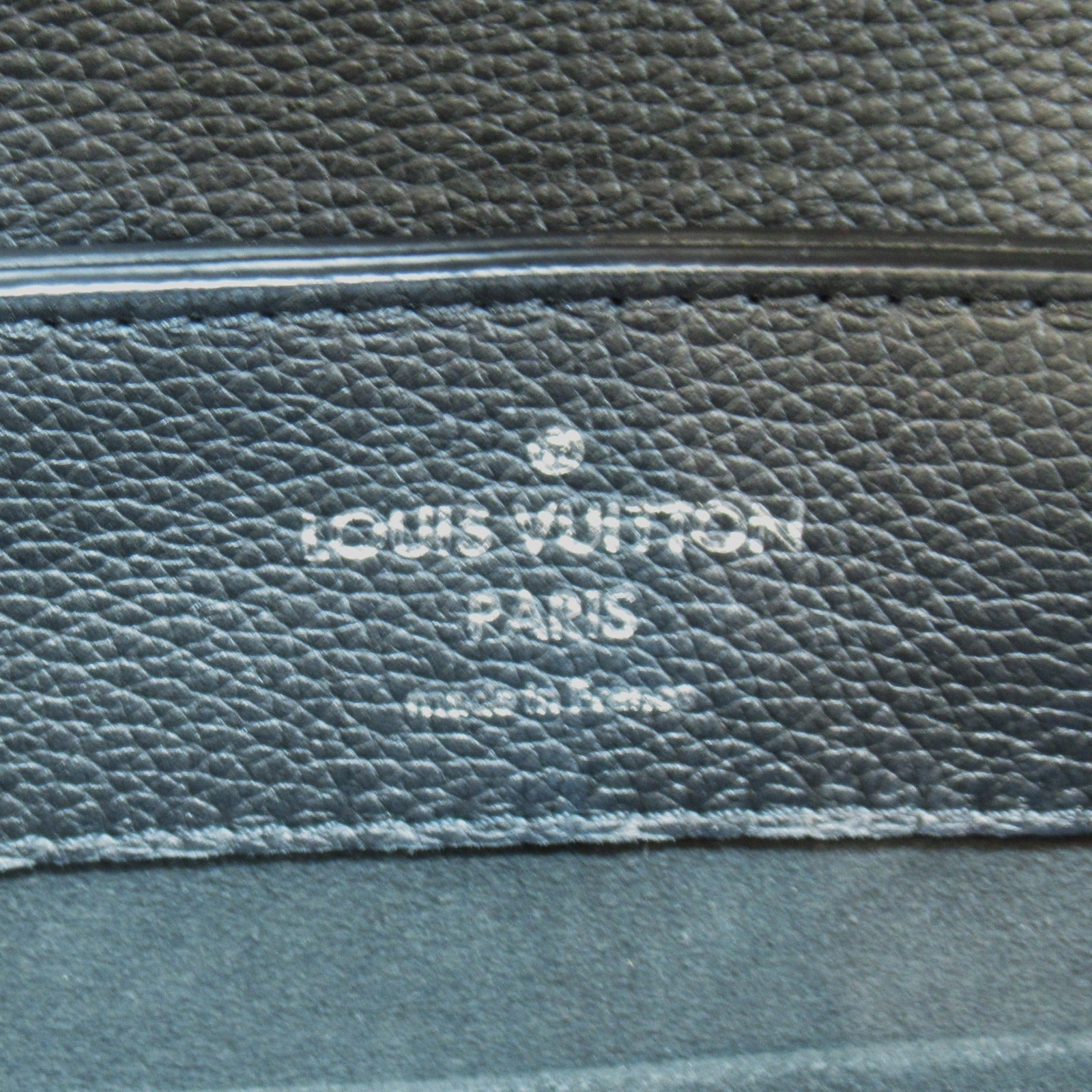 LOUIS VUITTON 【激減優惠】Taurillon Leather Lockme Backpack銀扣背包黑色