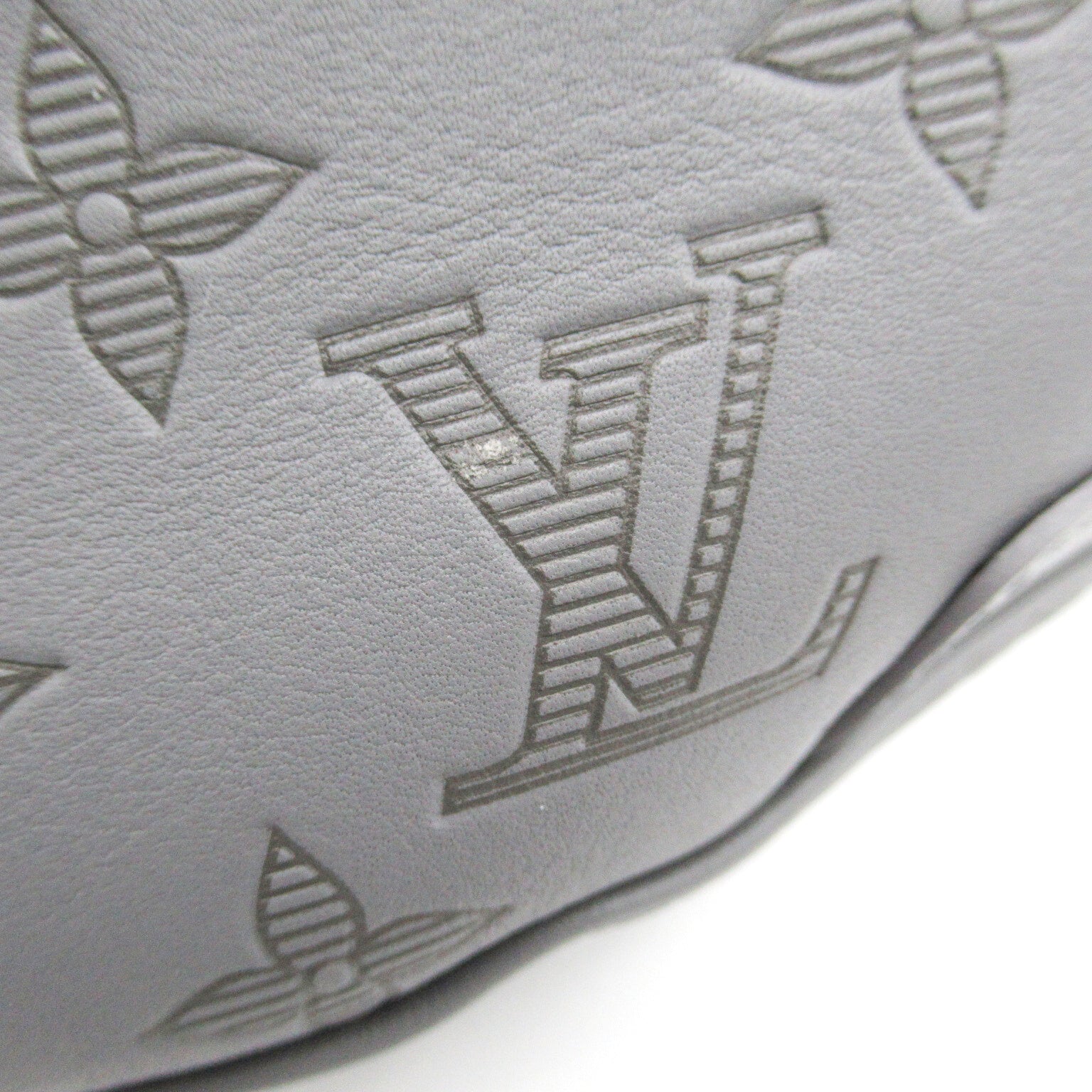 LOUIS VUITTON Monogram Shadow Discovery Bum PM腰包灰色