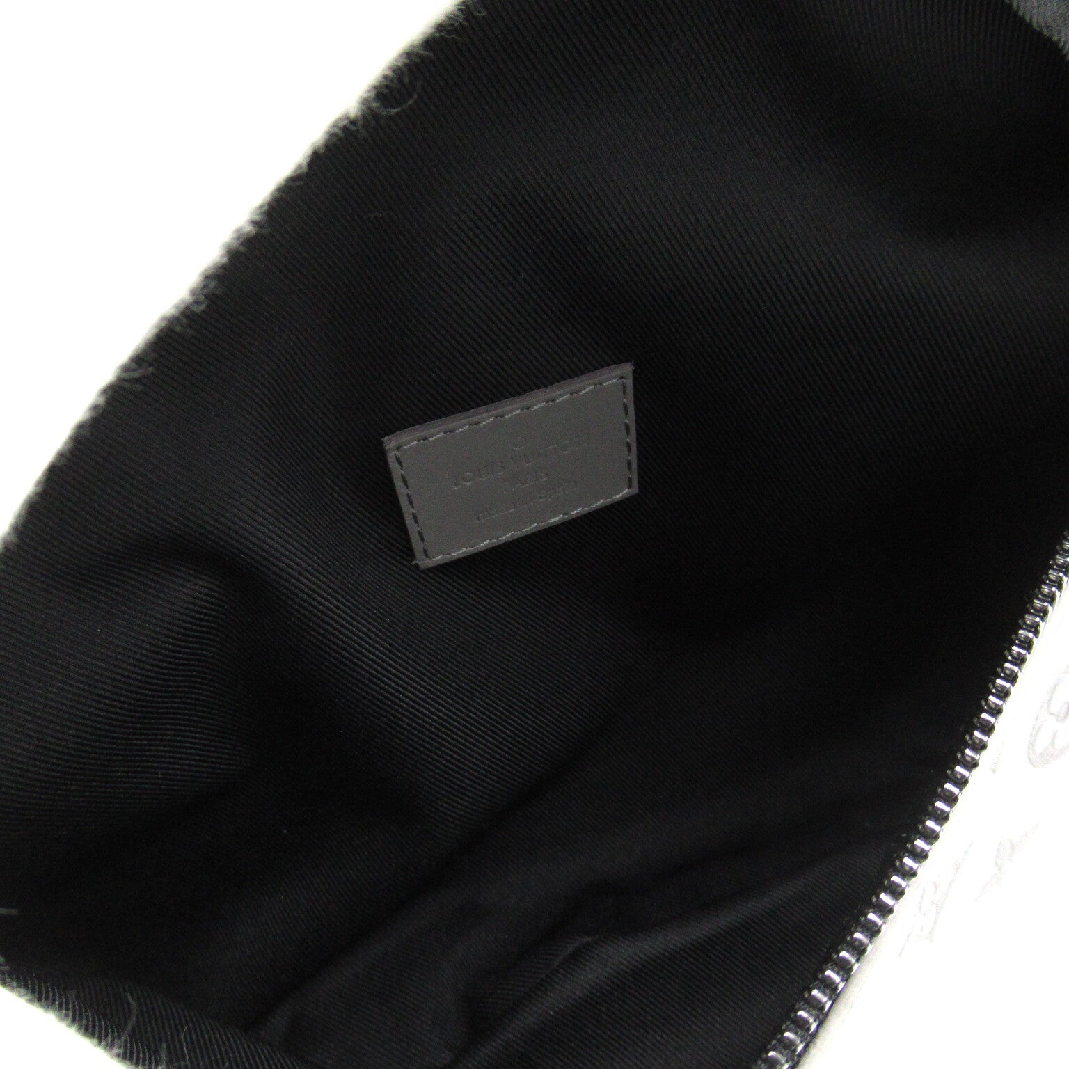 LOUIS VUITTON Monogram Shadow Discovery Bum PM腰包灰色