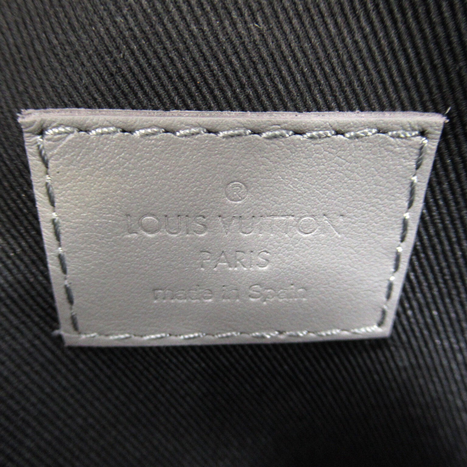 LOUIS VUITTON Monogram Shadow Discovery Bum PM腰包灰色