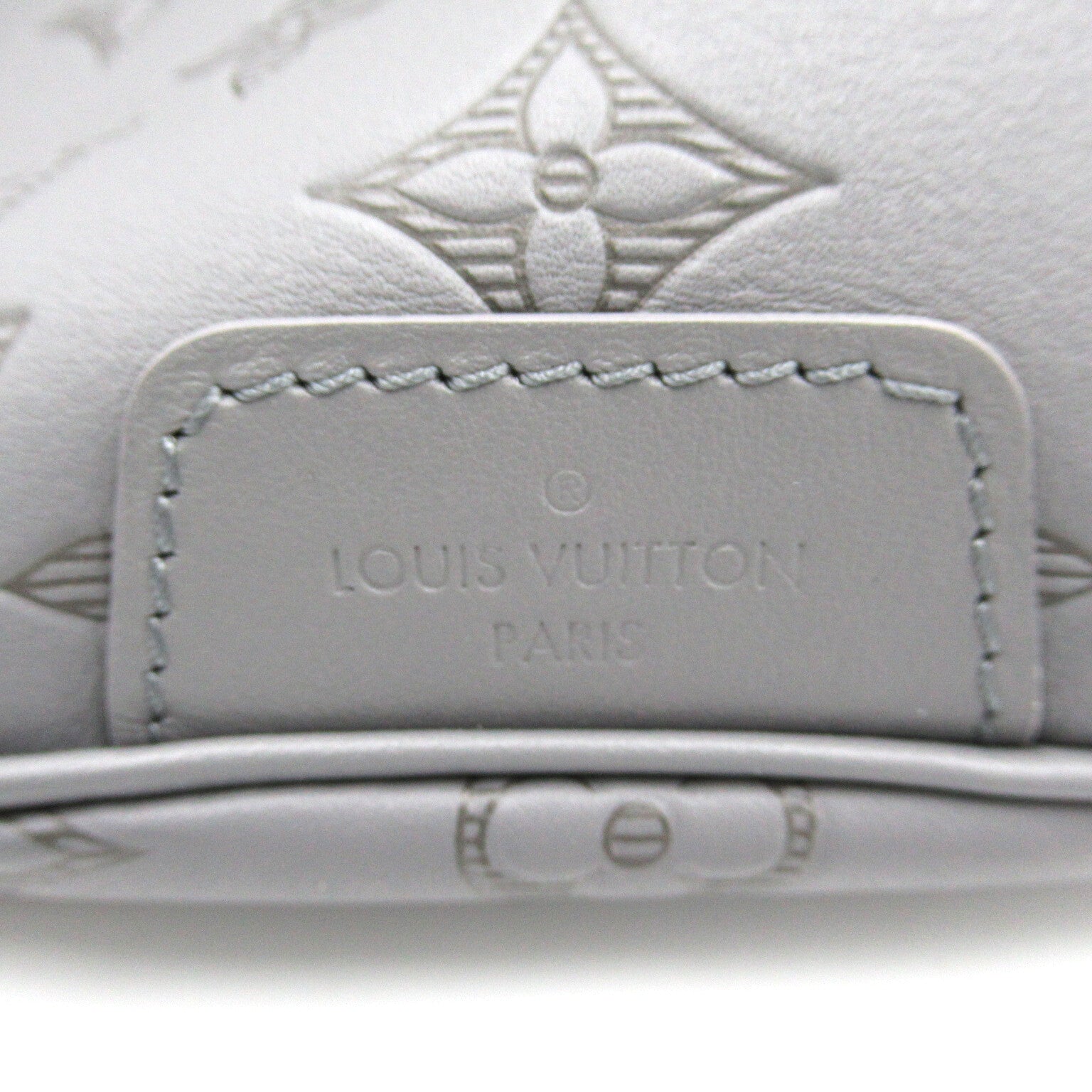 LOUIS VUITTON Monogram Shadow Discovery Bum PM腰包灰色