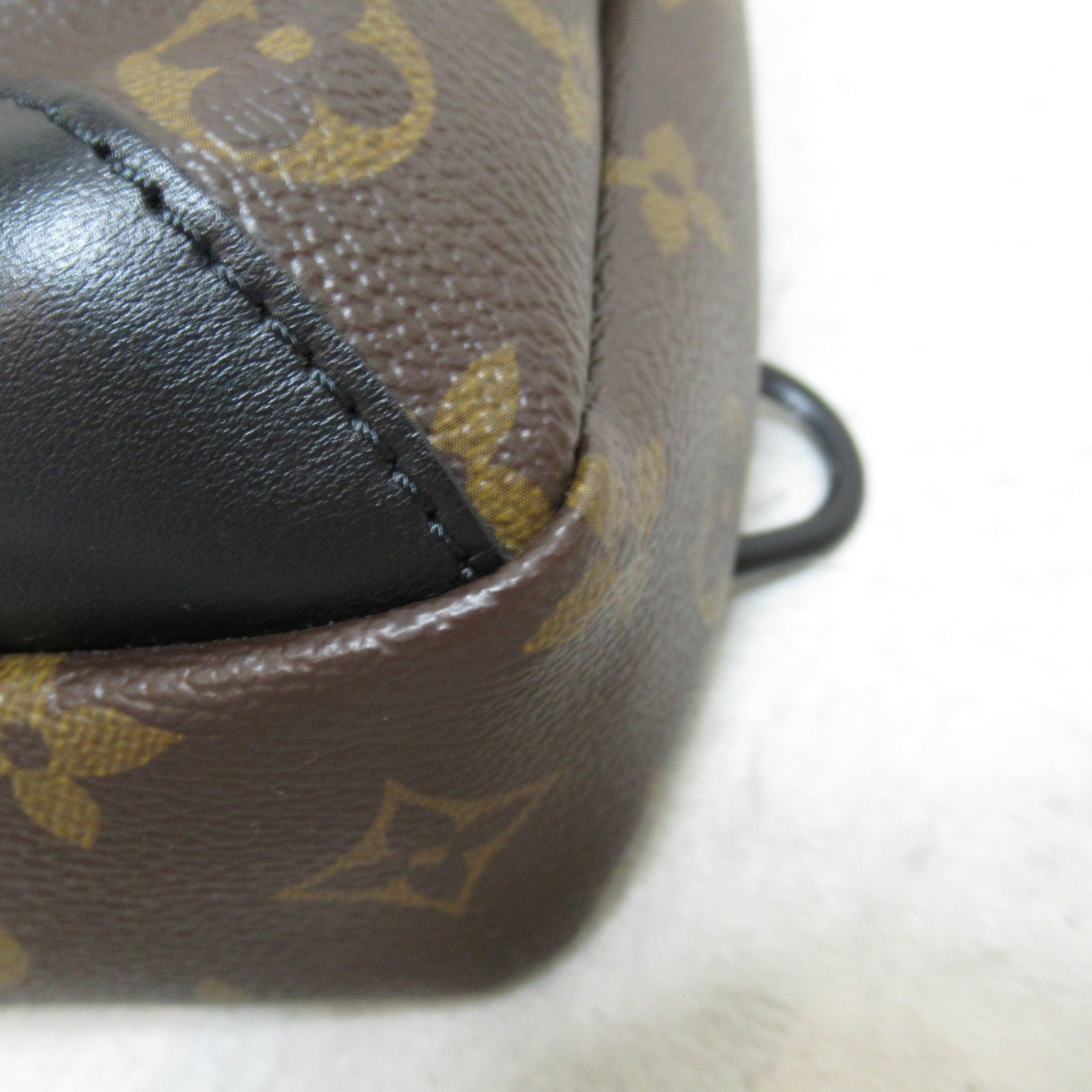 LOUIS VUITTON Monogram Macassar Avenue Sling肩背袋啡色/黑色