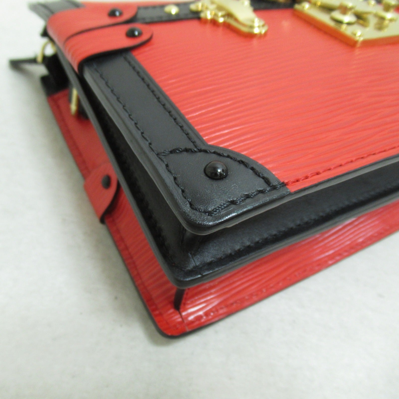 LOUIS VUITTON 【激減優惠】Epi Trunk Clutch金扣手拿包肩背兩用袋紅色/黑色