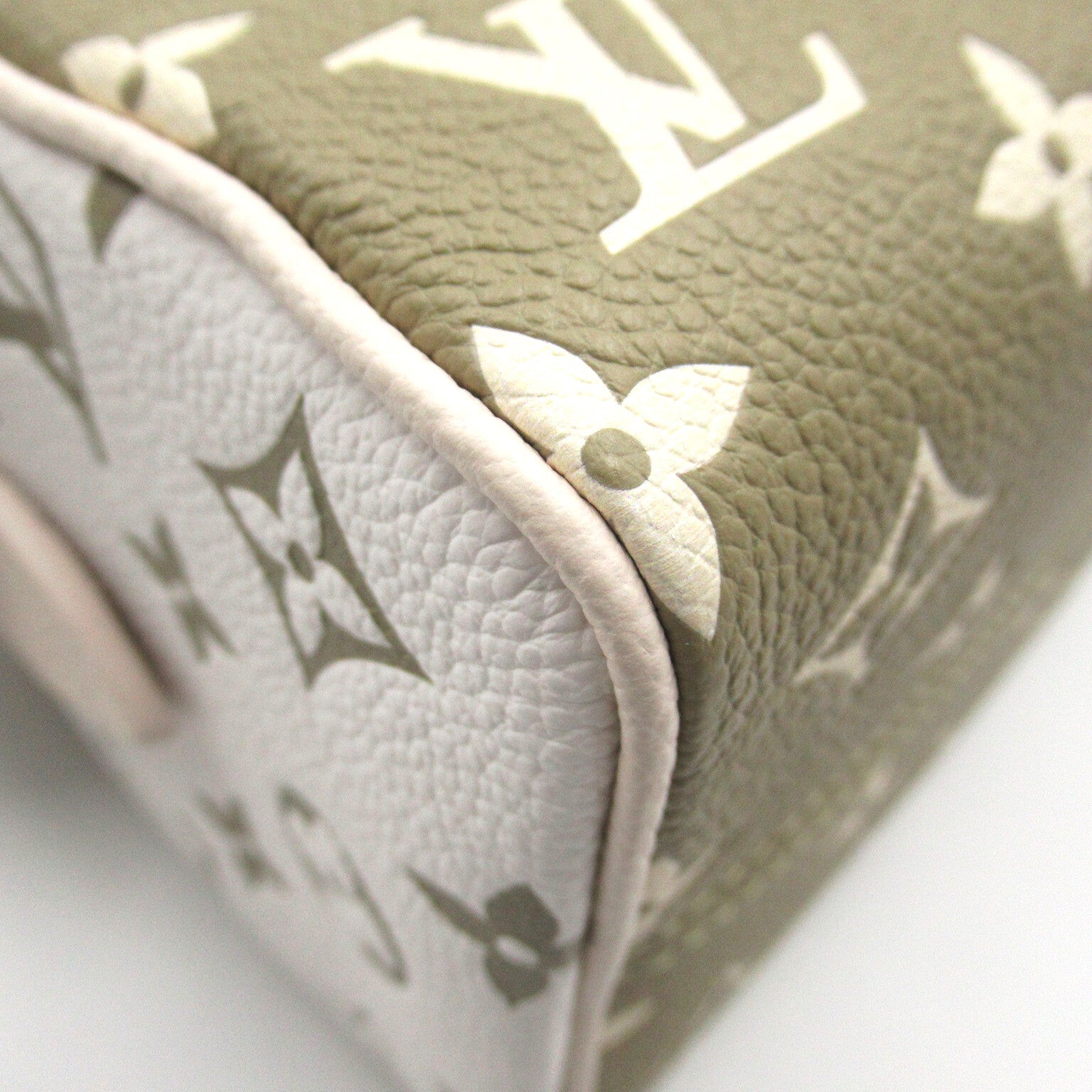 LOUIS VUITTON Monogram Empreinte Speedy Bandouliere 20金扣手挽肩背兩用袋卡其色/白色