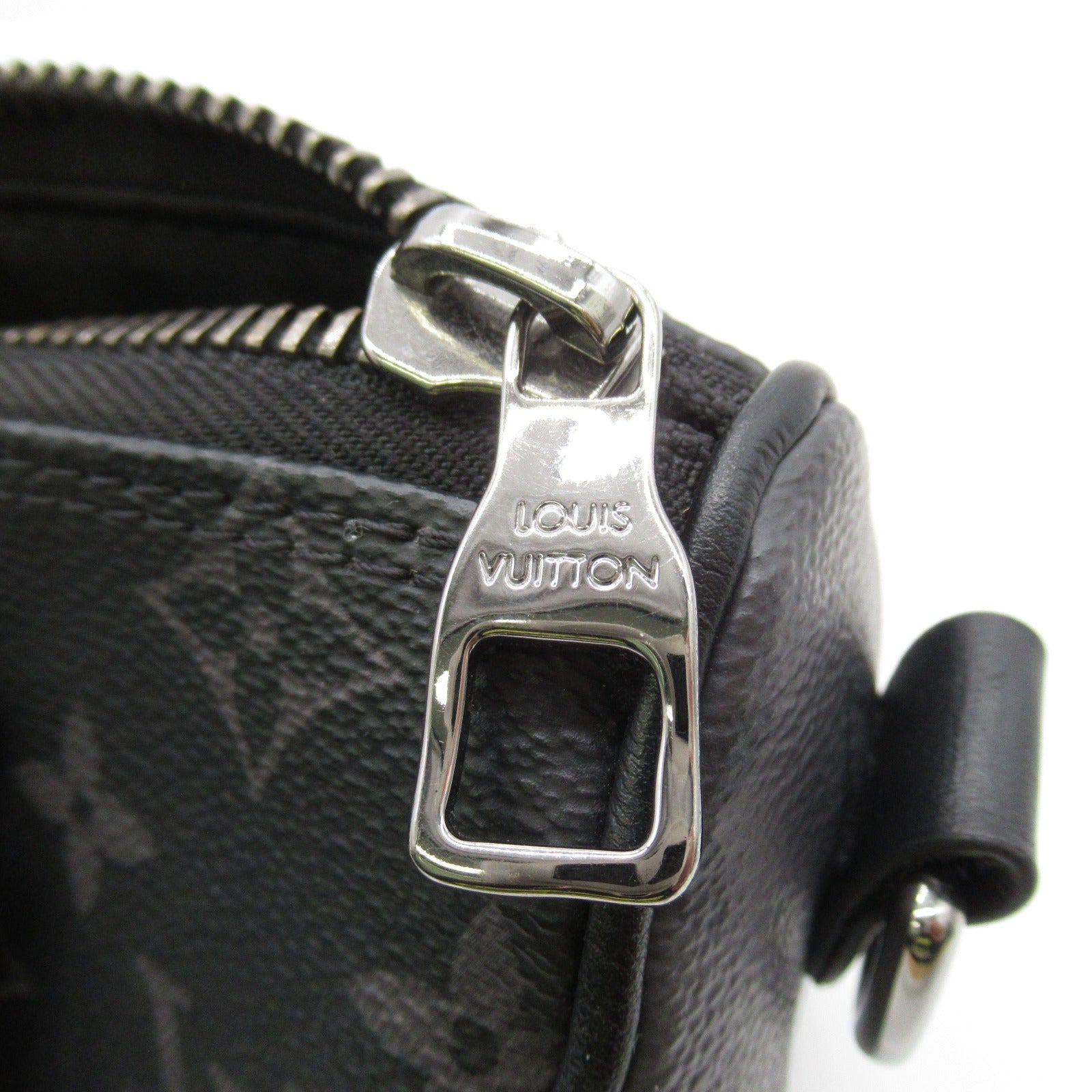 LOUIS VUITTON Monogram Eclipse Keepall XS銀扣肩背袋黑色
