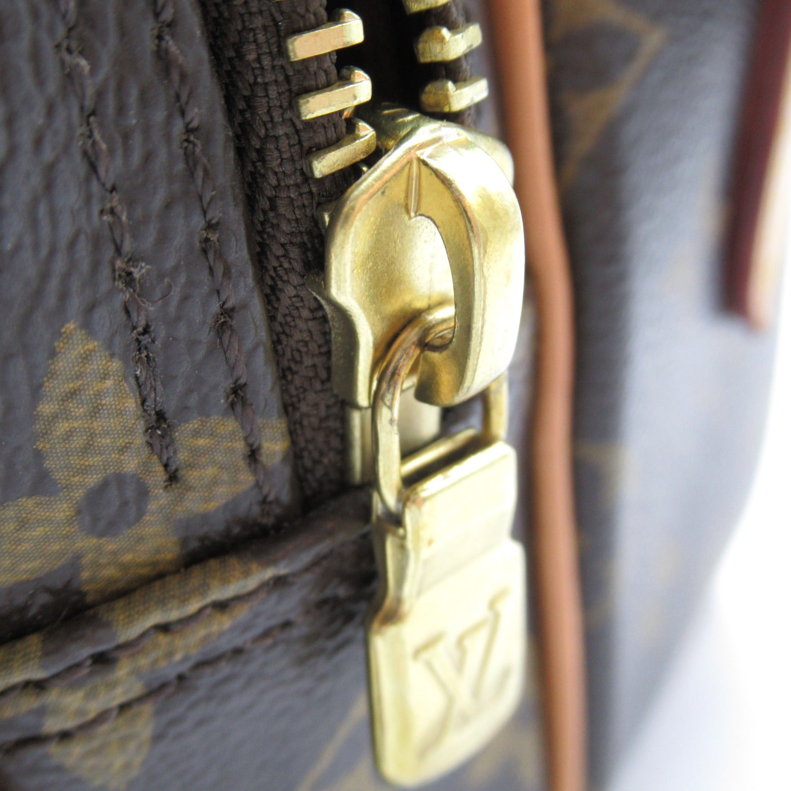 LOUIS VUITTON Monogram Nile金扣肩背袋啡色