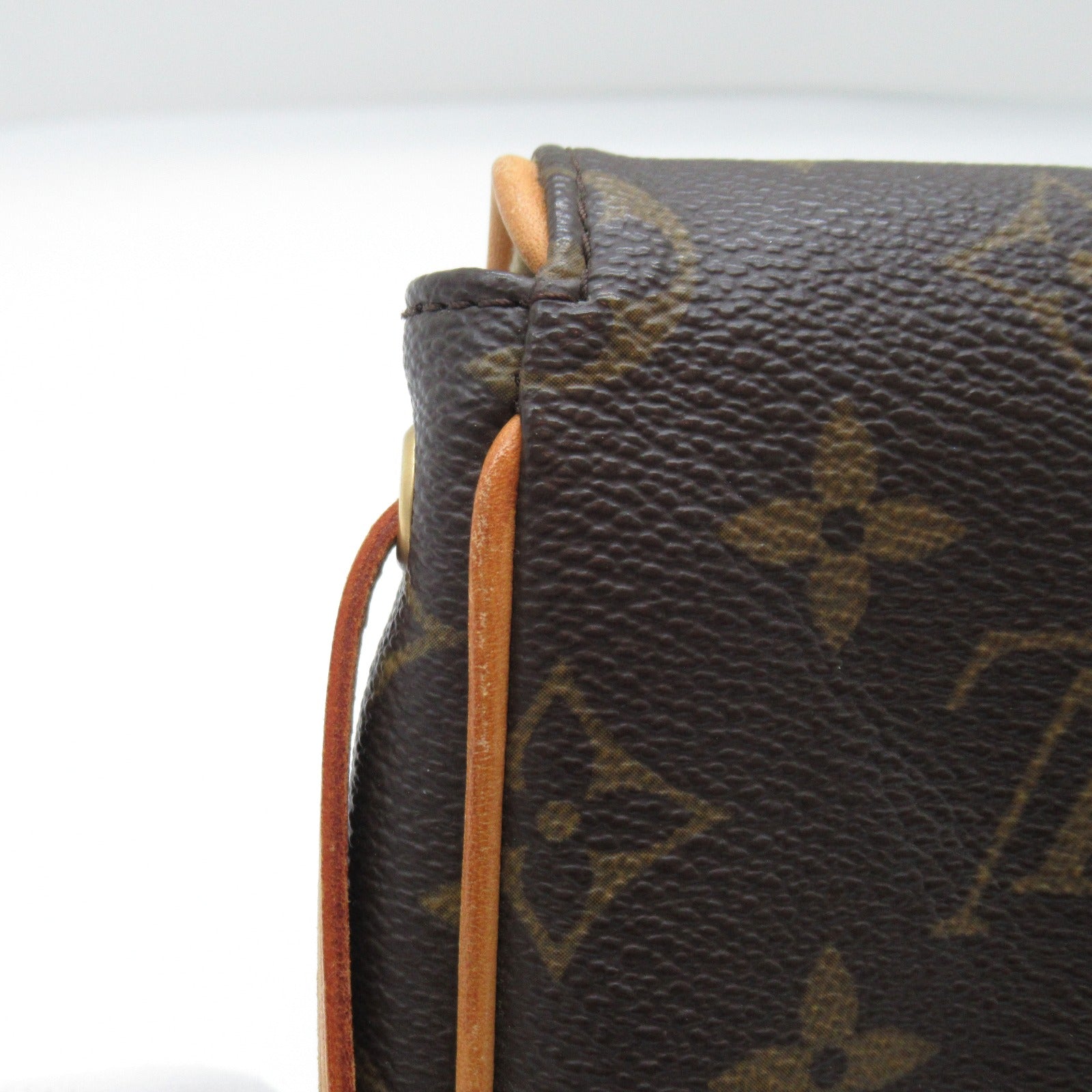LOUIS VUITTON Monogram Pochette Cancun Pouch金扣肩背袋啡色