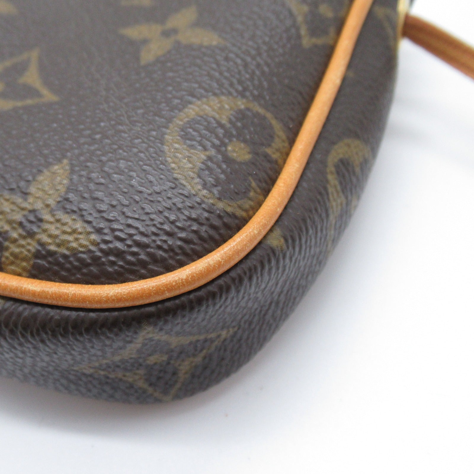 LOUIS VUITTON Monogram Pochette Cancun Pouch金扣肩背袋啡色
