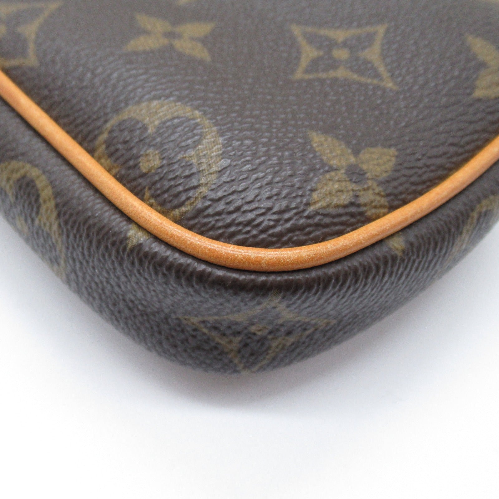 LOUIS VUITTON Monogram Pochette Cancun Pouch金扣肩背袋啡色