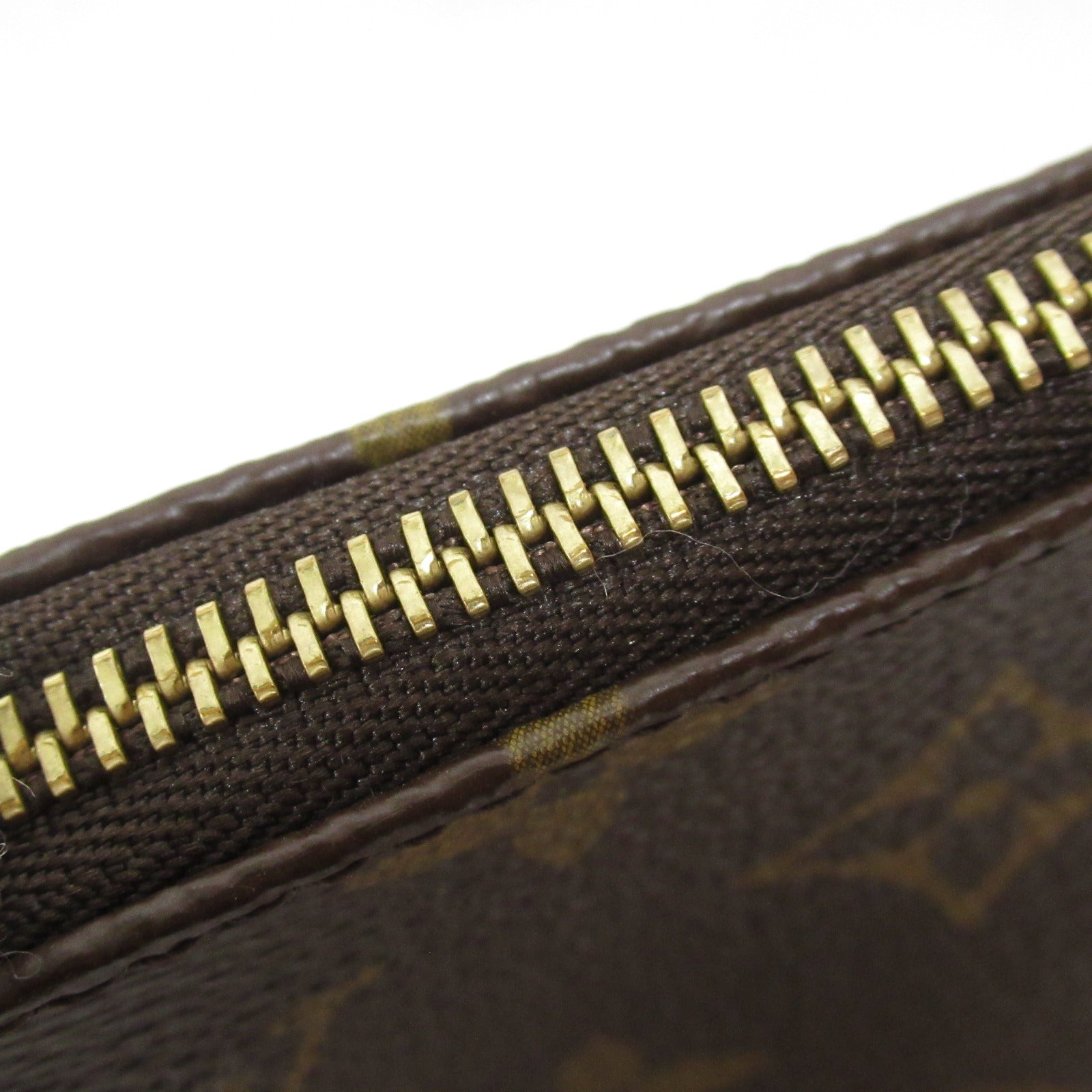 LOUIS VUITTON Monogram Pochette Accessories金扣手拿包啡色
