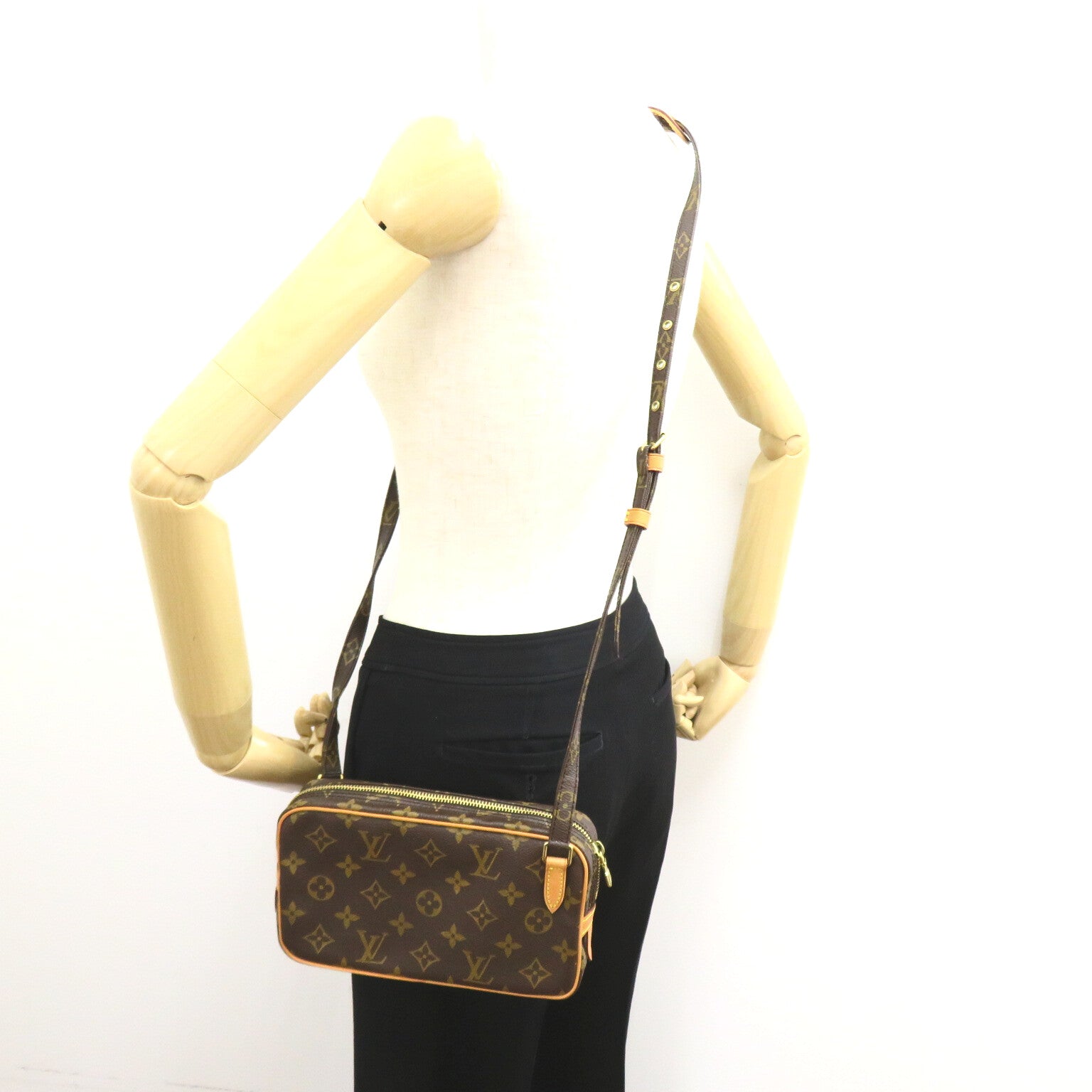 LOUIS VUITTON Monogram Pochette Marly Bando金扣肩背袋啡色
