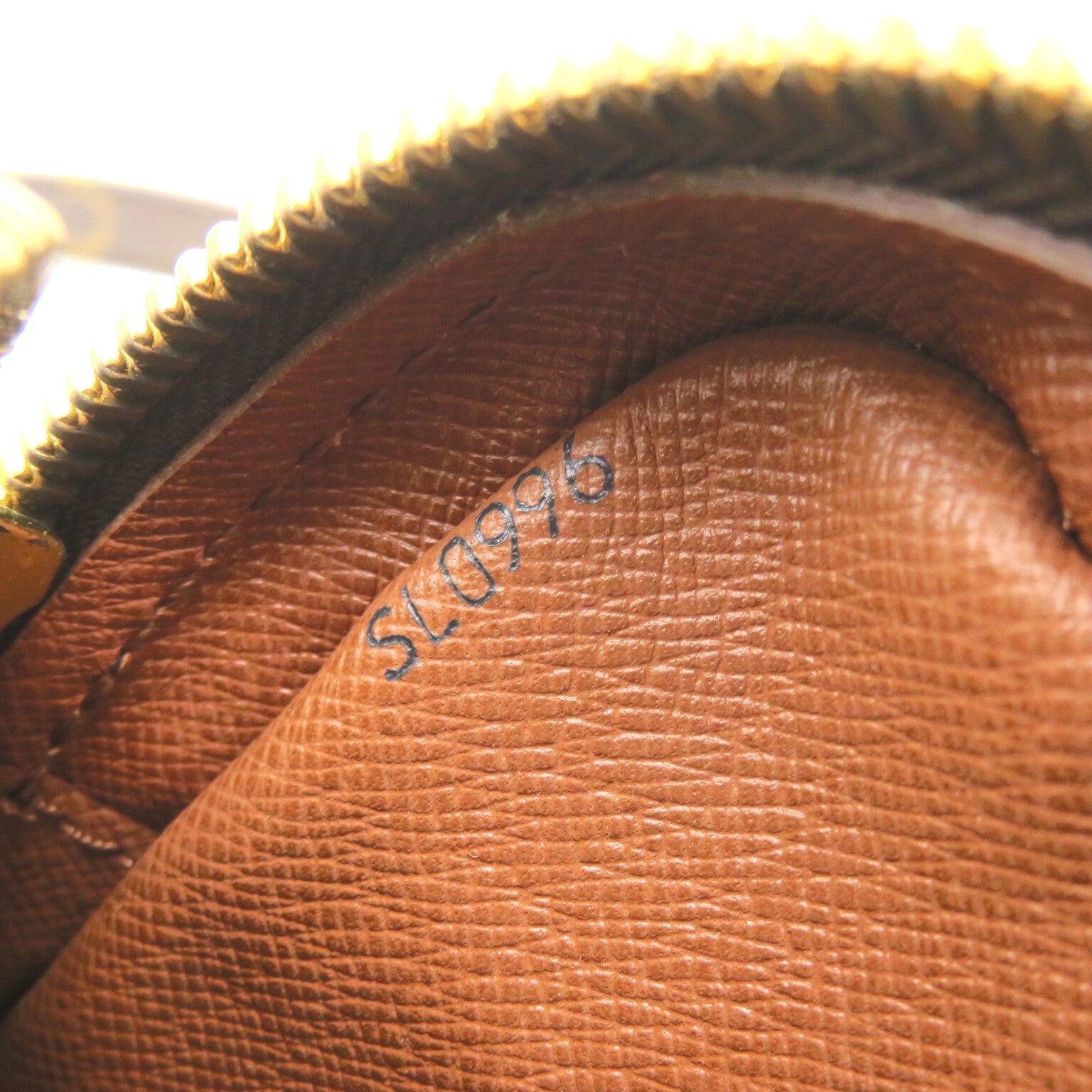 LOUIS VUITTON Monogram Pochette Marly Bando金扣肩背袋啡色