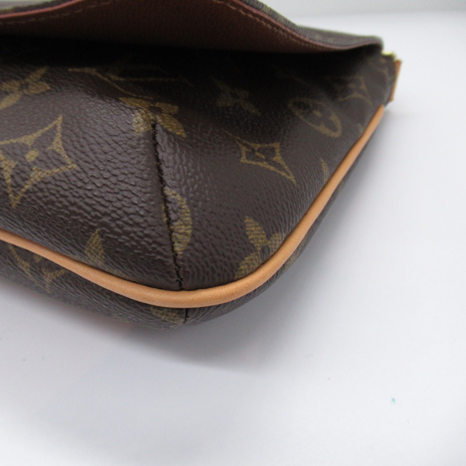 LOUIS VUITTON Monogram Musette Tango金扣肩背袋啡色