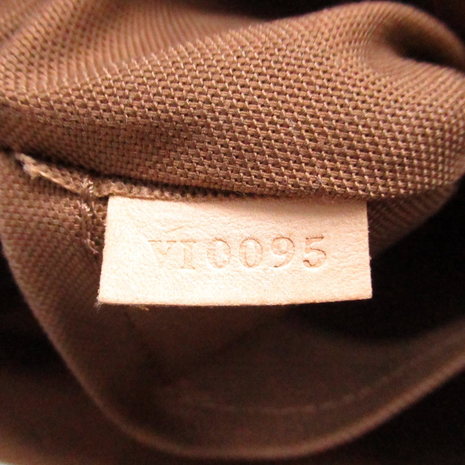 LOUIS VUITTON Monogram Batignolles金扣手挽袋啡色