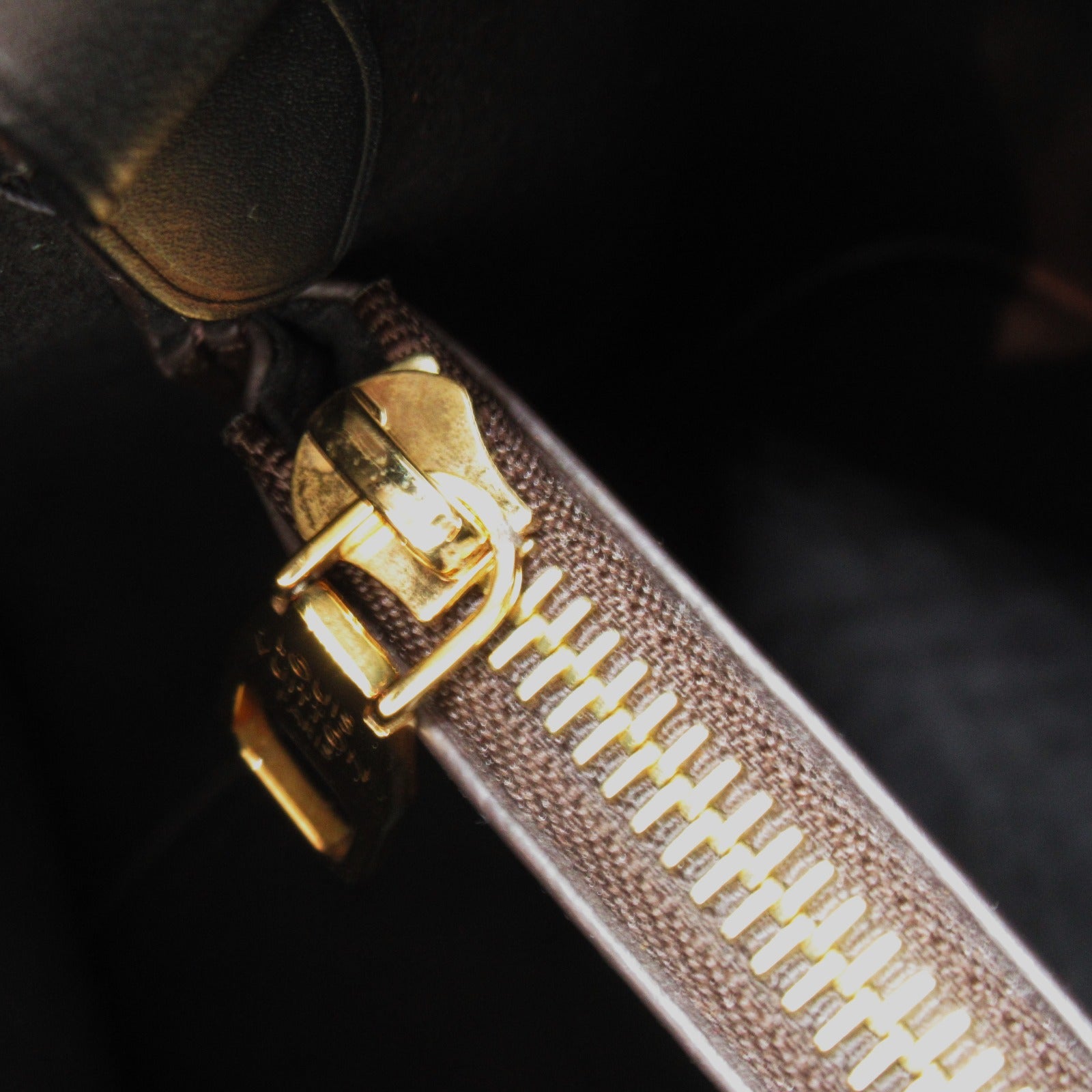 LOUIS VUITTON Monogram Neo Noe MM金扣肩背袋啡色