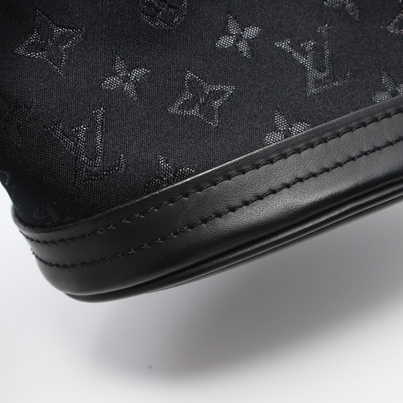 LOUIS VUITTON LV SHW Little Bucket Handbag M92144 Monogram Satin Leather