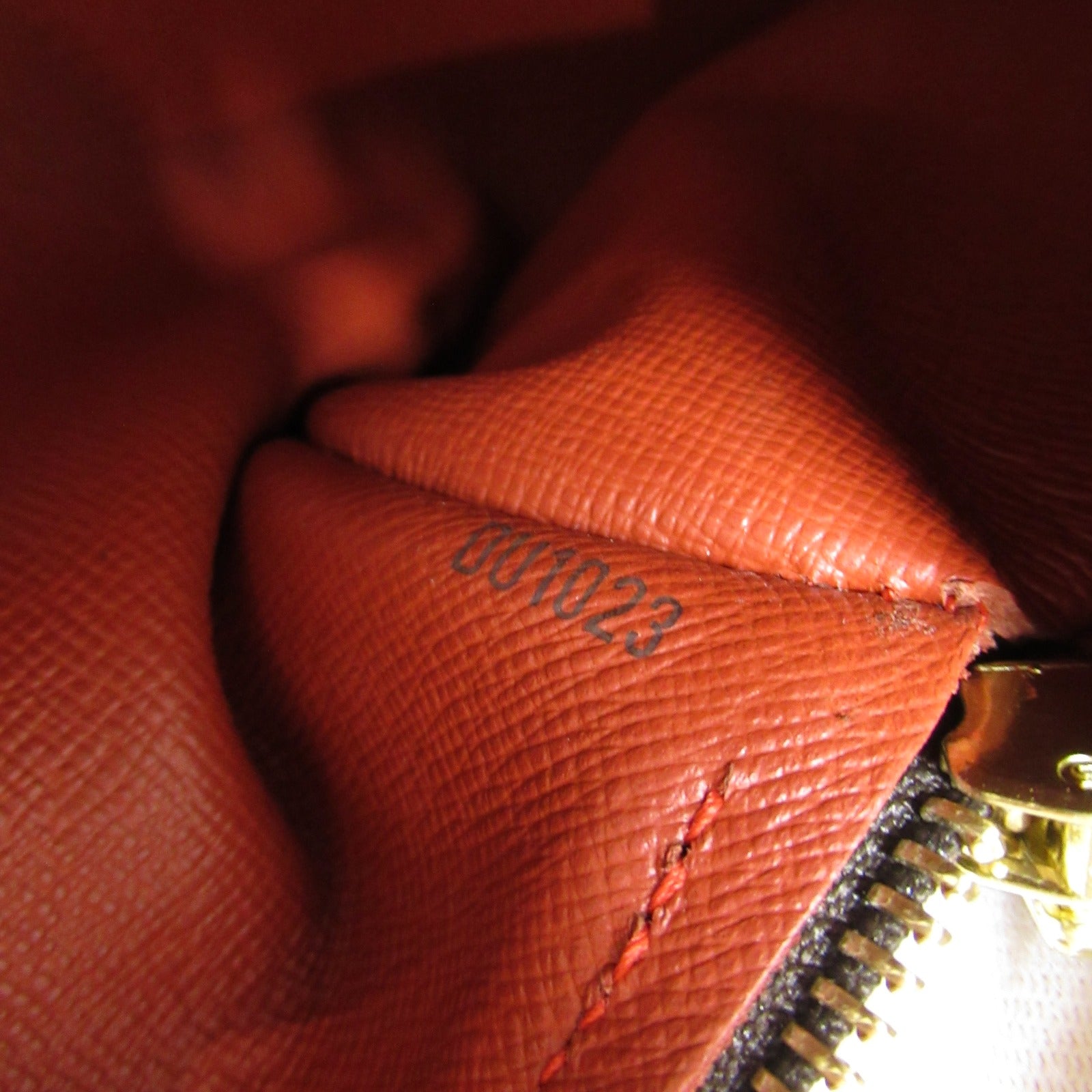 LOUIS VUITTON Damier Papillon PM金扣手挽袋啡色